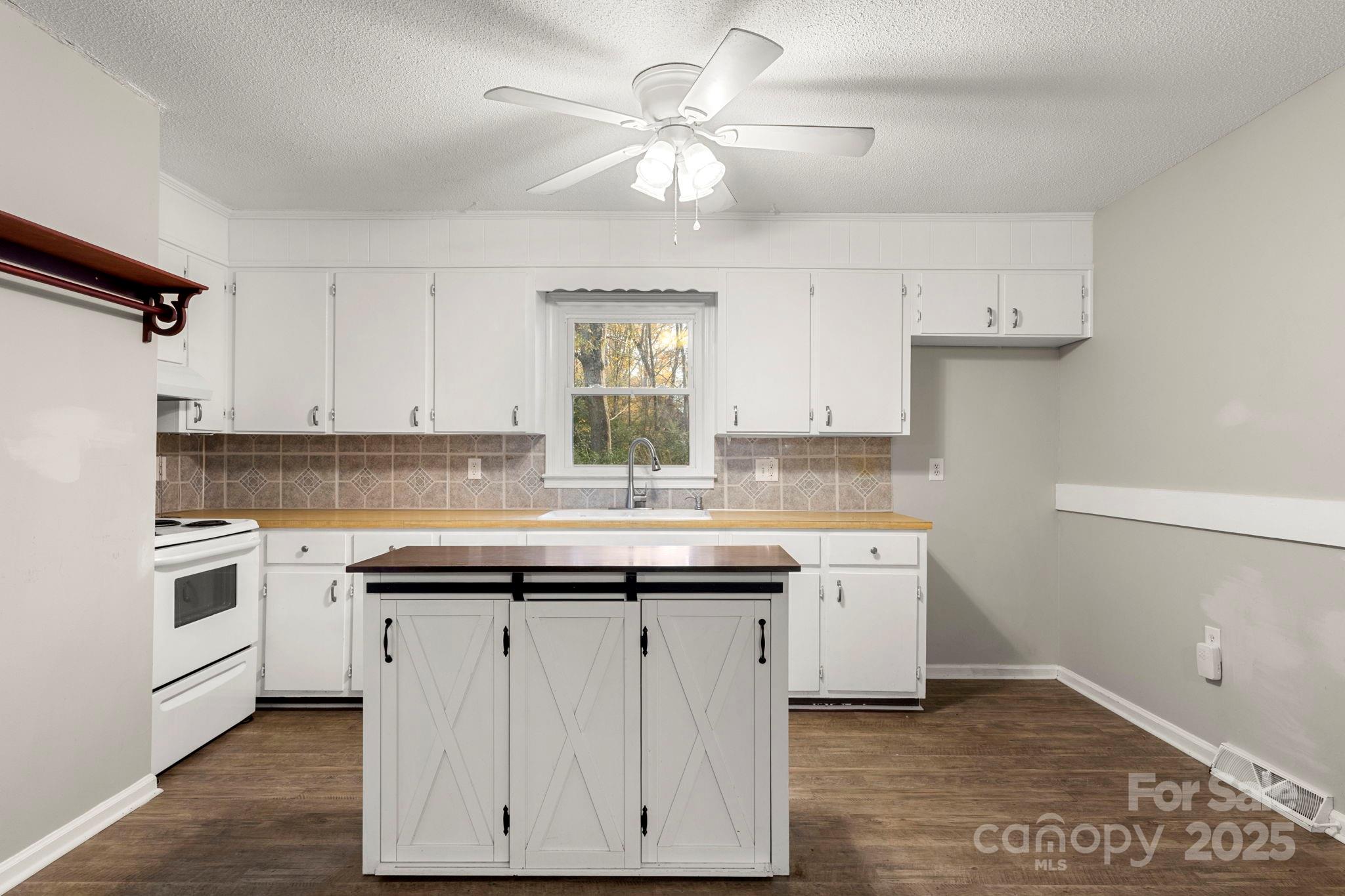 604 Cold Stream Circle — Chester