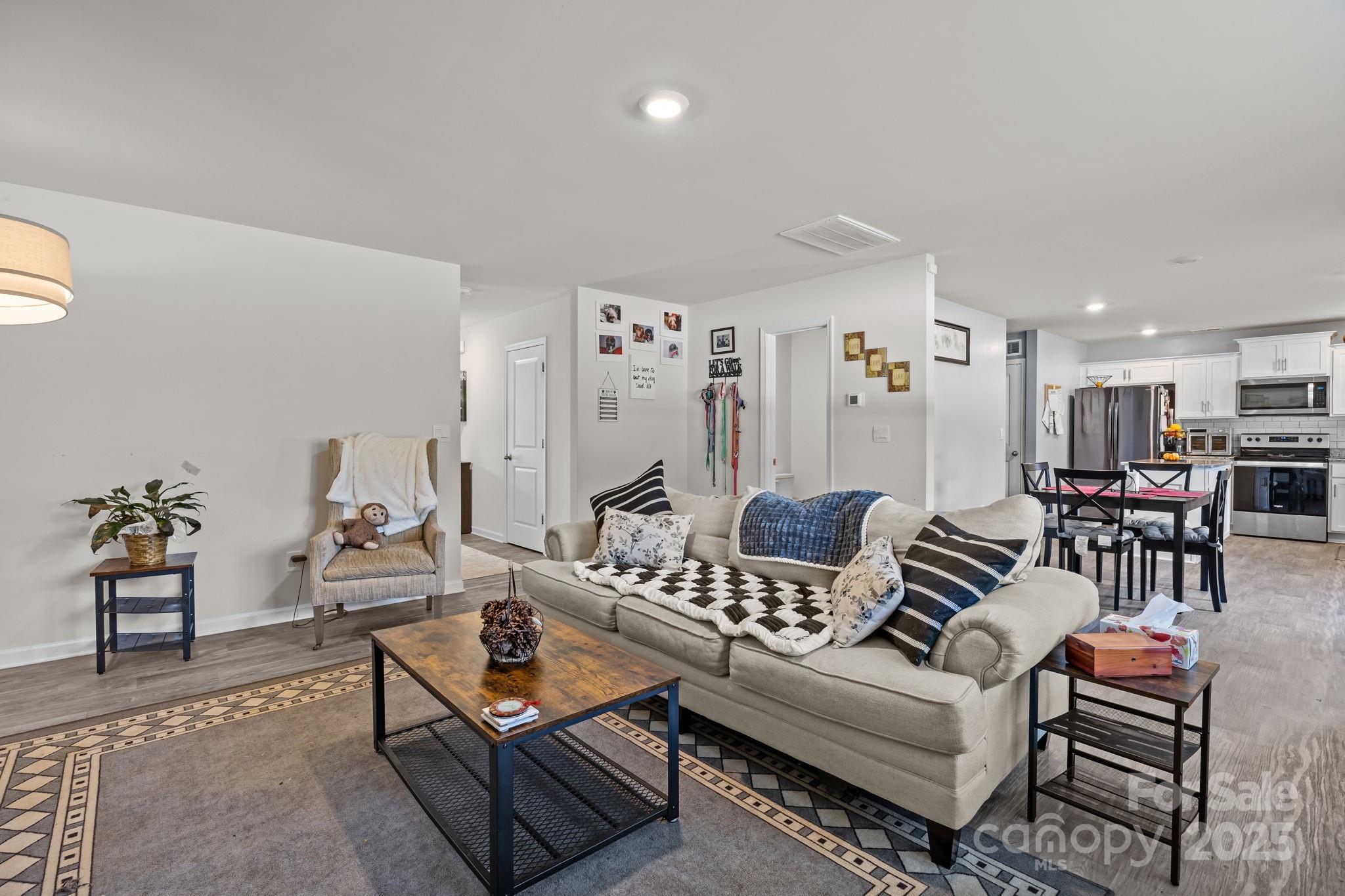 2124 Eastway Drive — Dallas