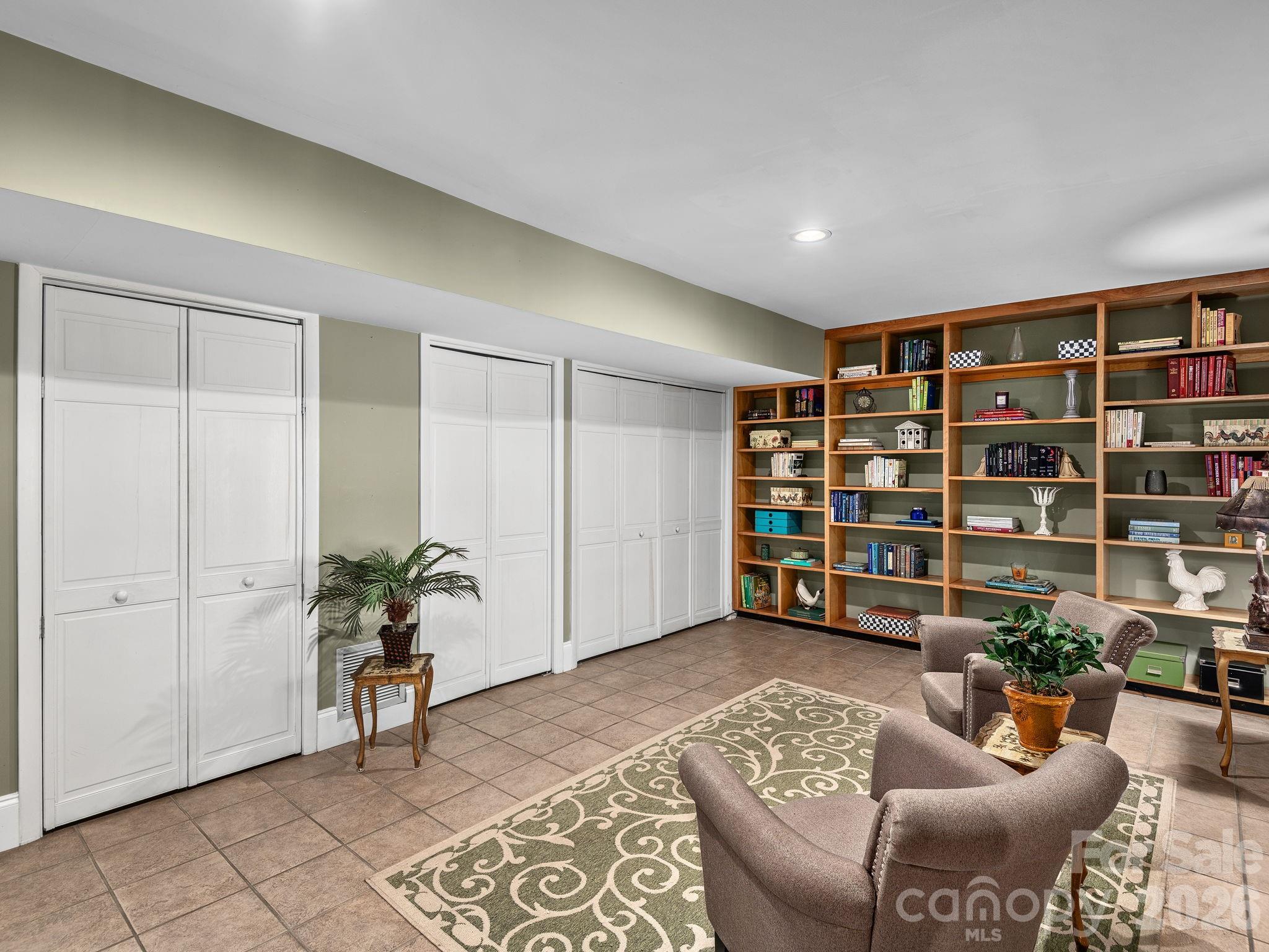 500 N Griffing Boulevard — Asheville