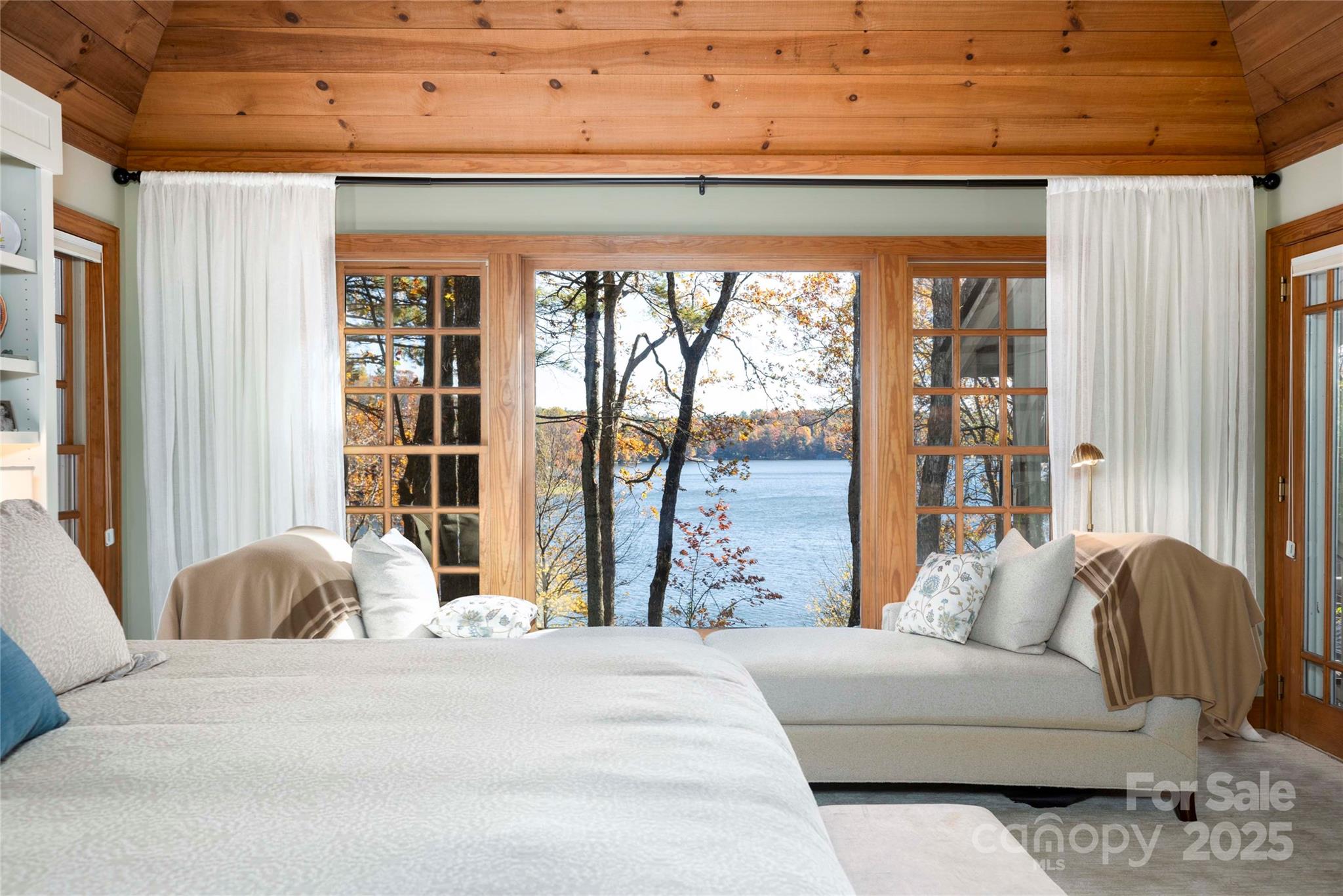 132 Red Bird Circle — Lake Toxaway