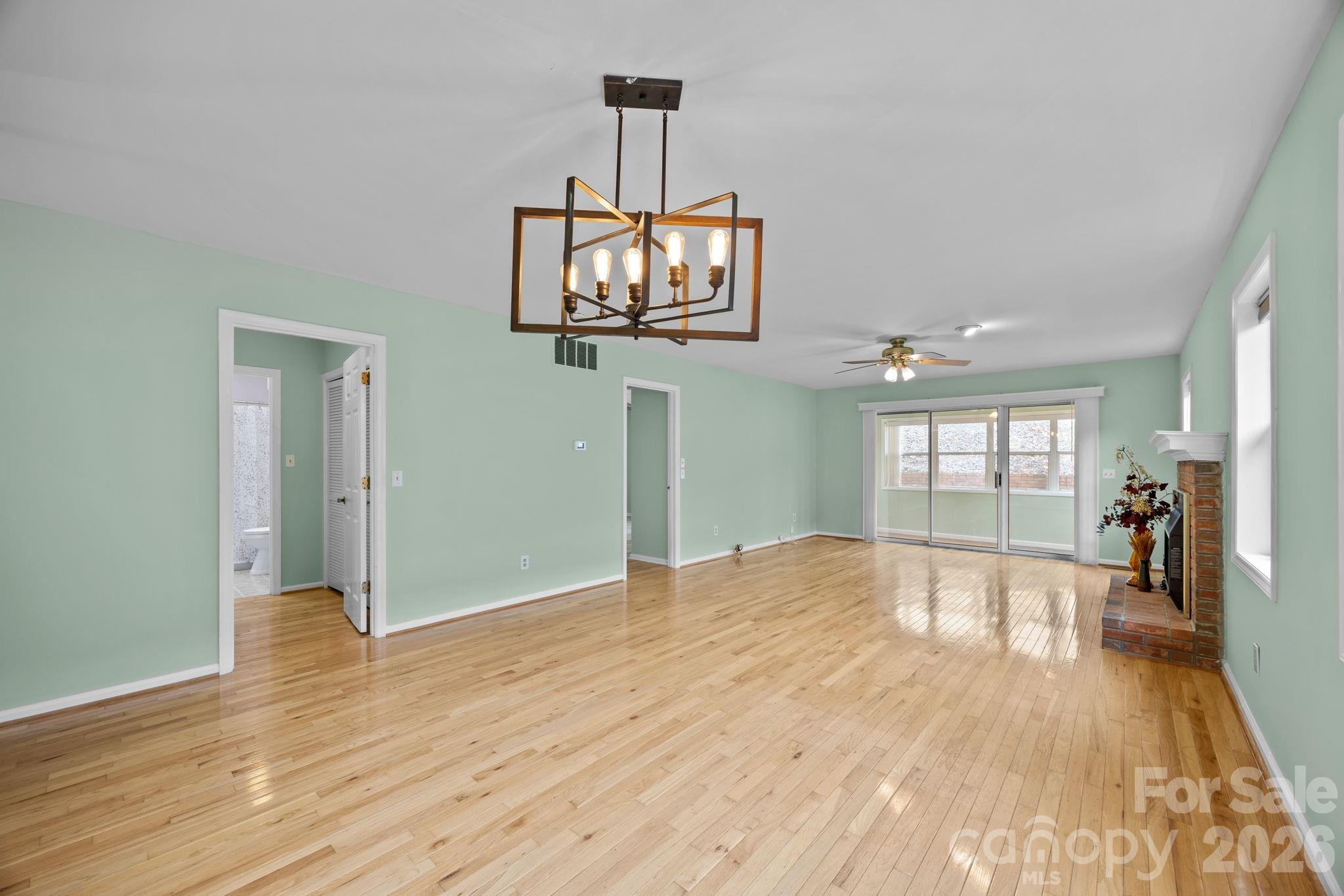 125 Exeter Court — Hendersonville