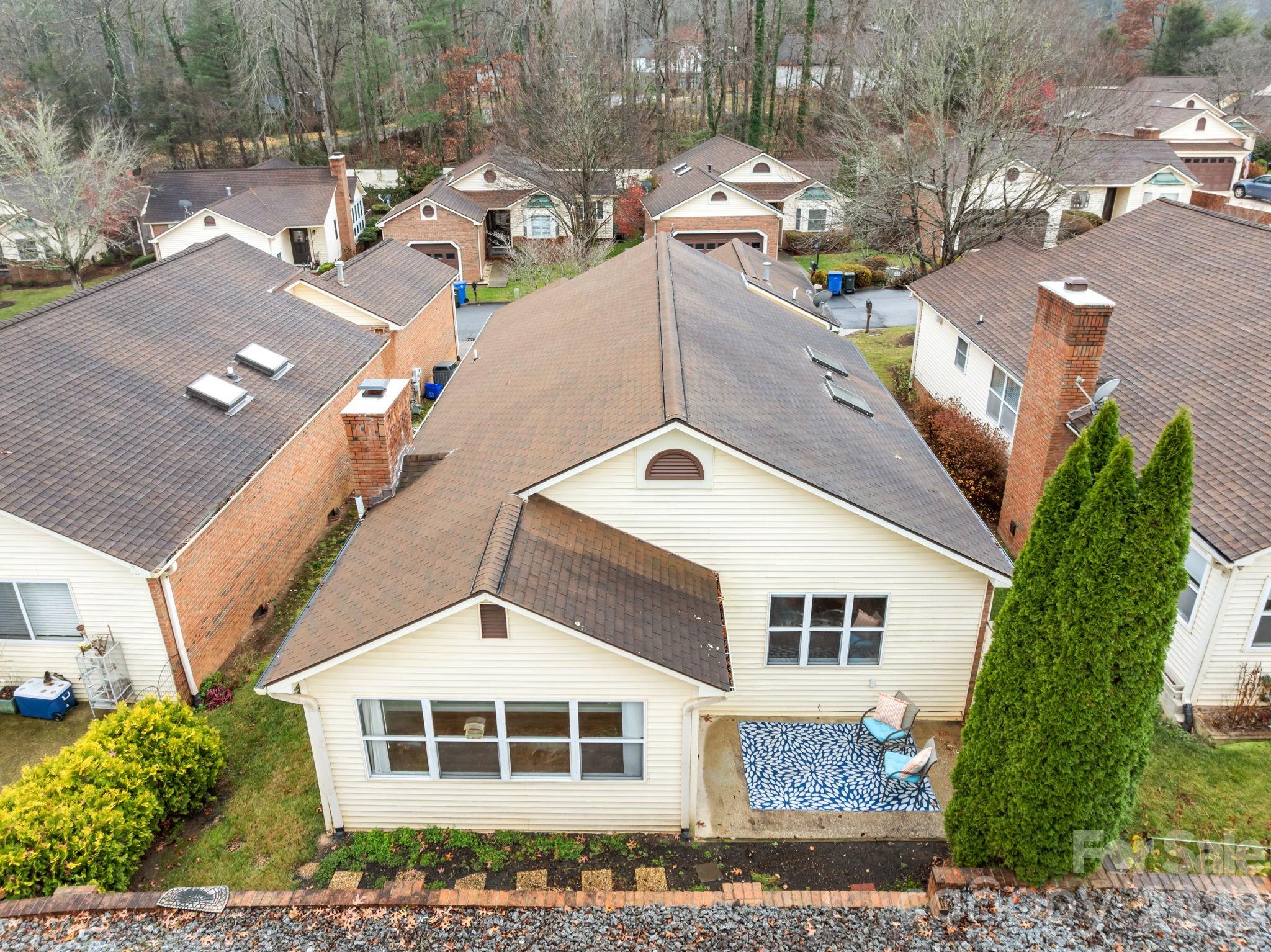 125 Exeter Court — Hendersonville