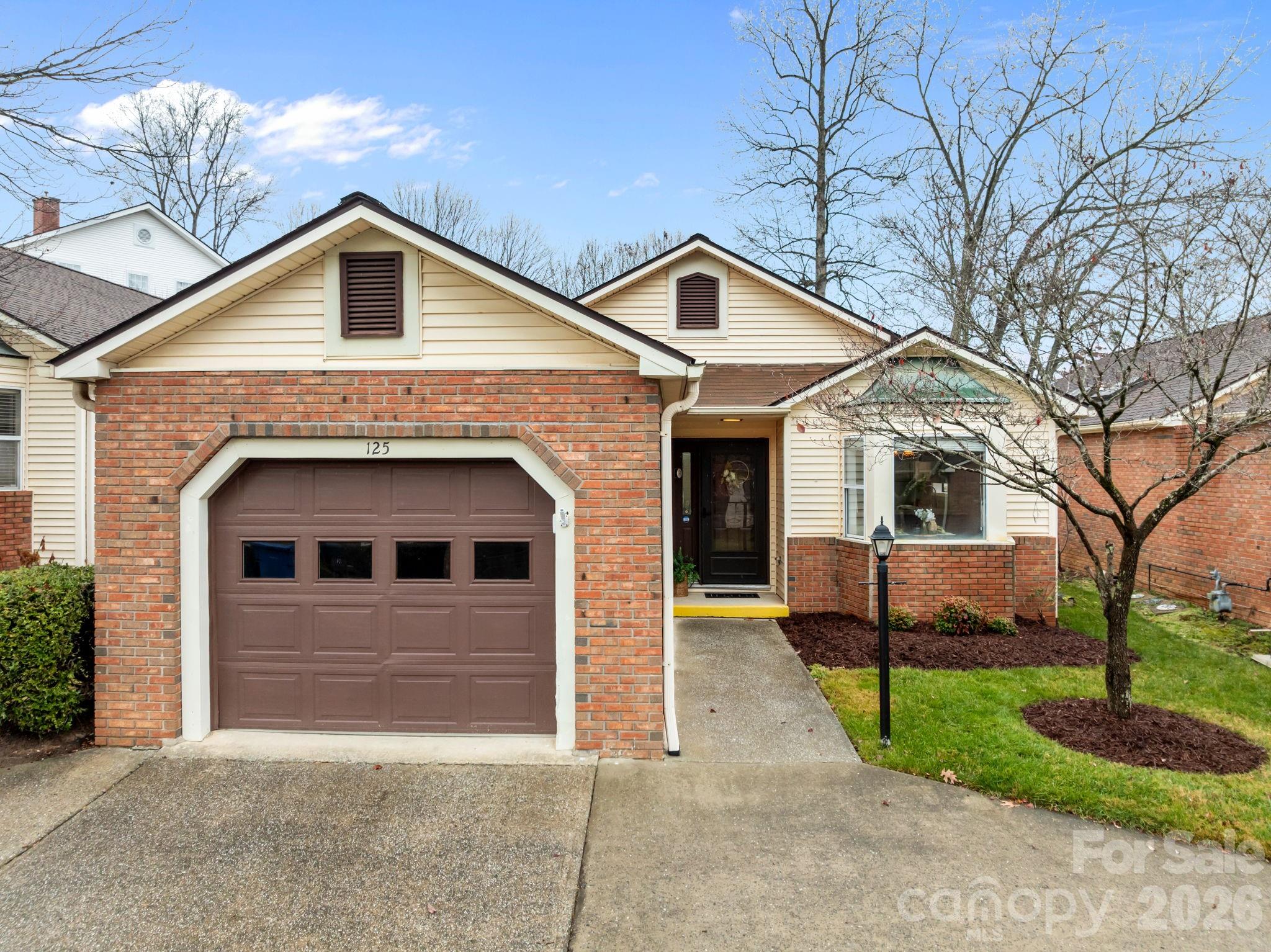 125 Exeter Court — Hendersonville