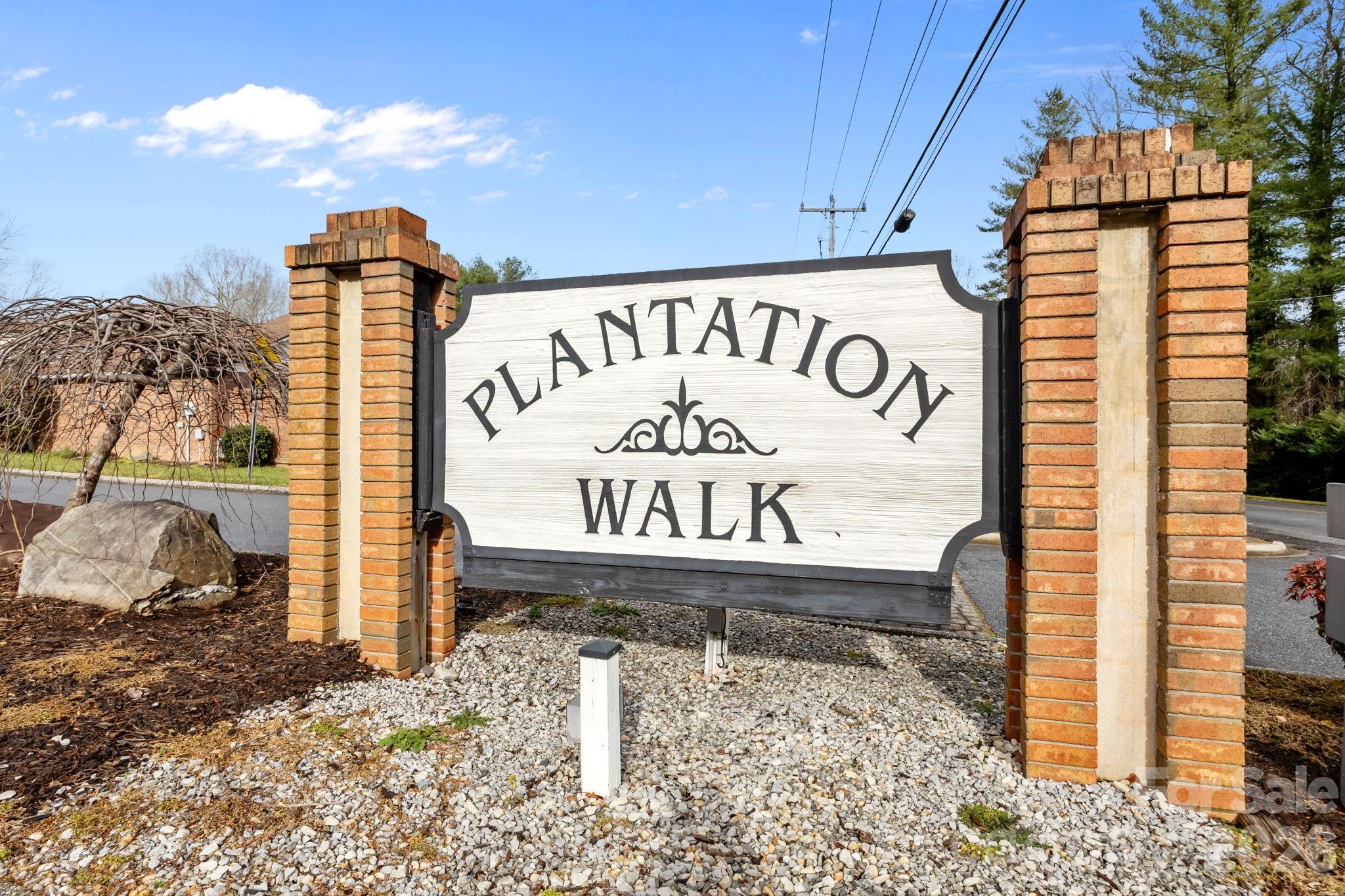 125 Exeter Court — Hendersonville