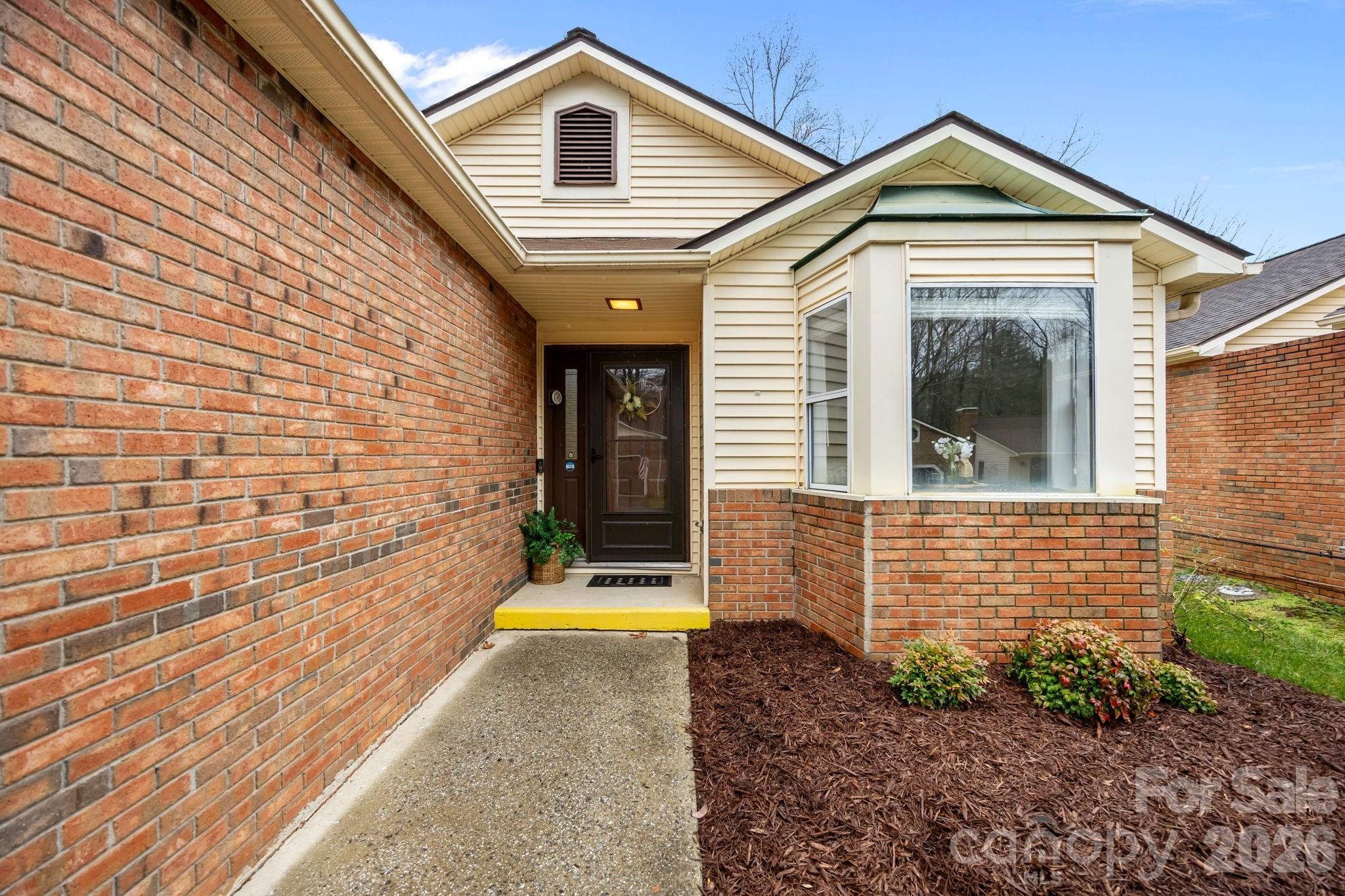 125 Exeter Court — Hendersonville