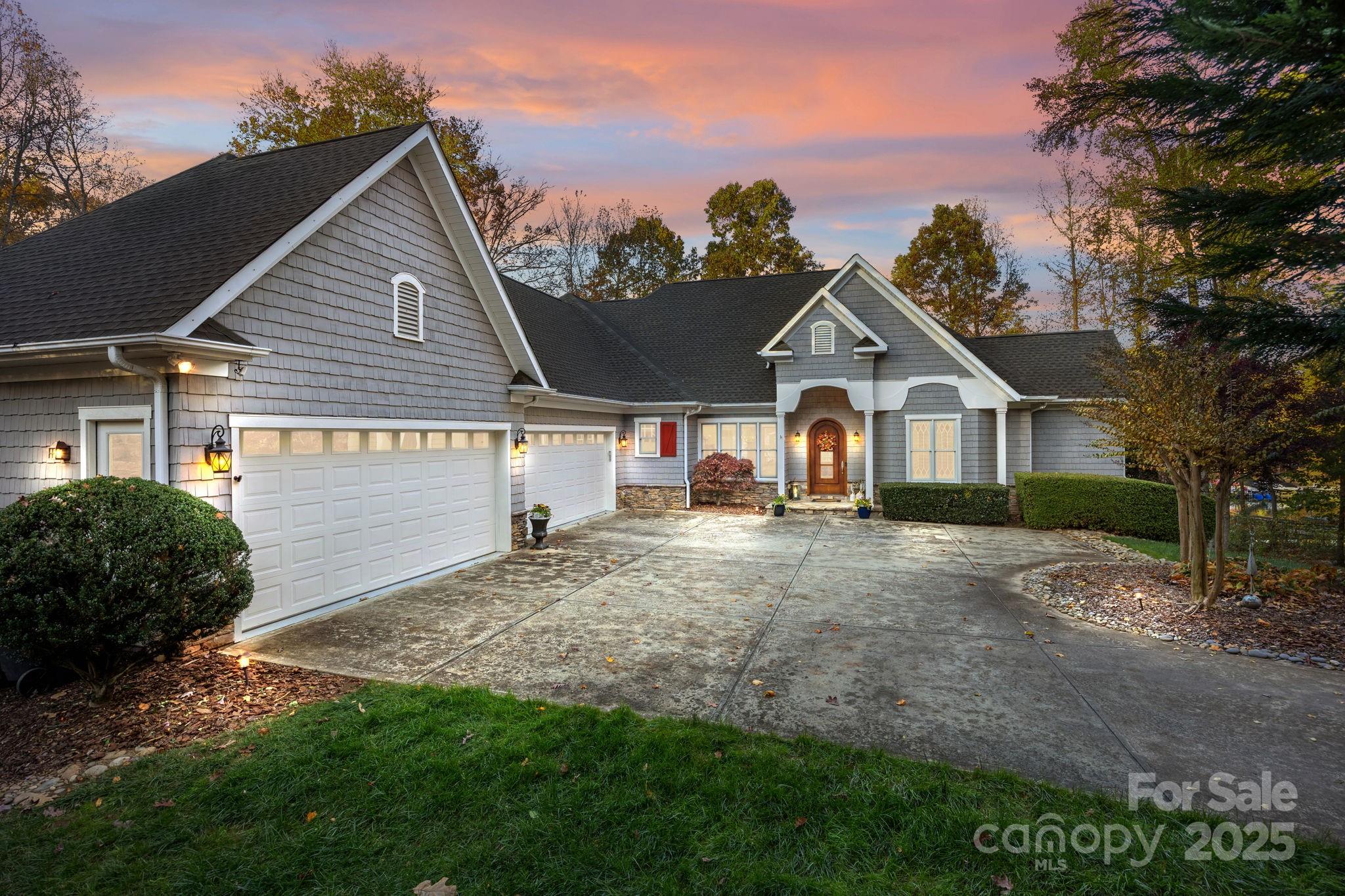 119 Whaling Lane — Mooresville