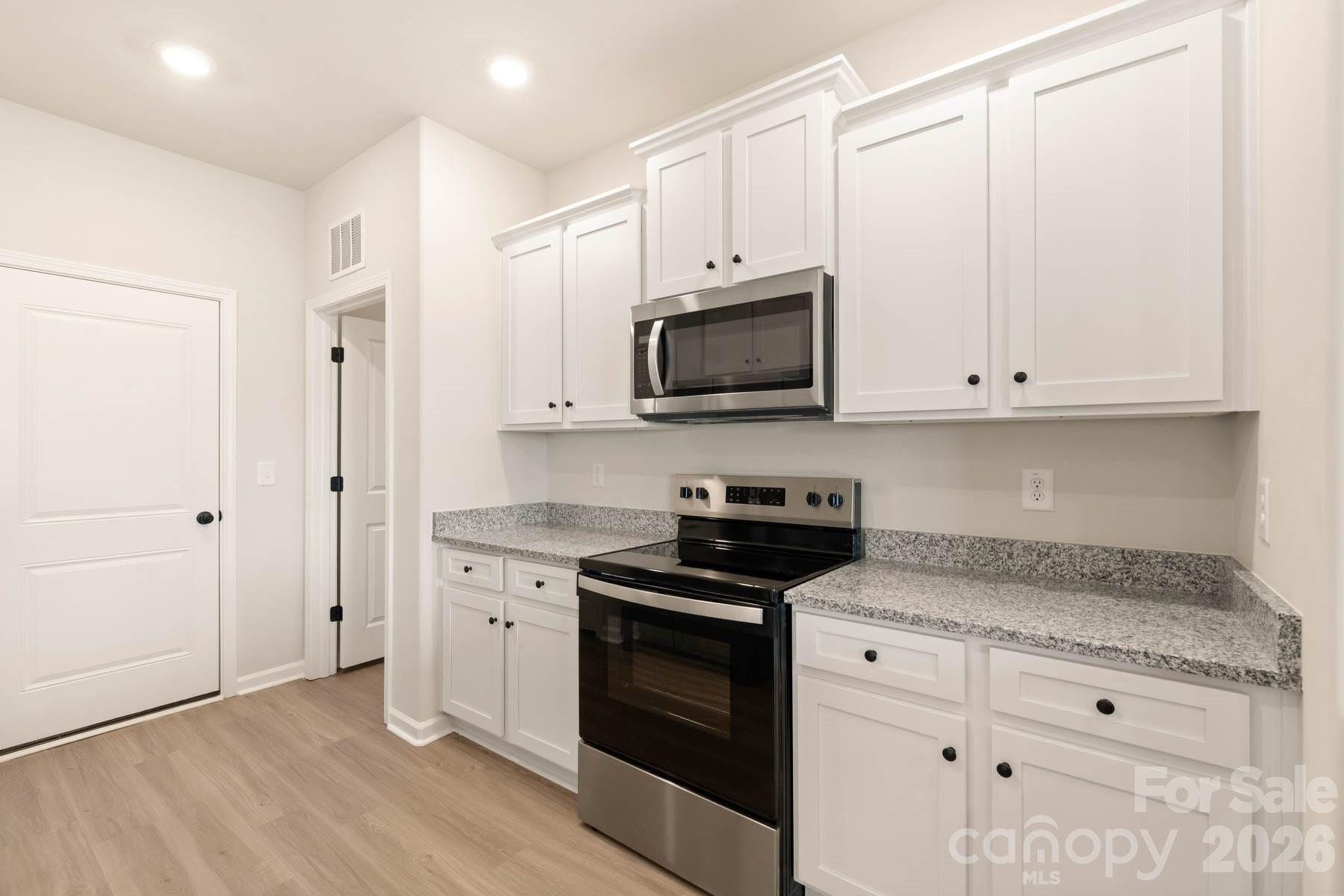 421 Robindale Court — Winston Salem