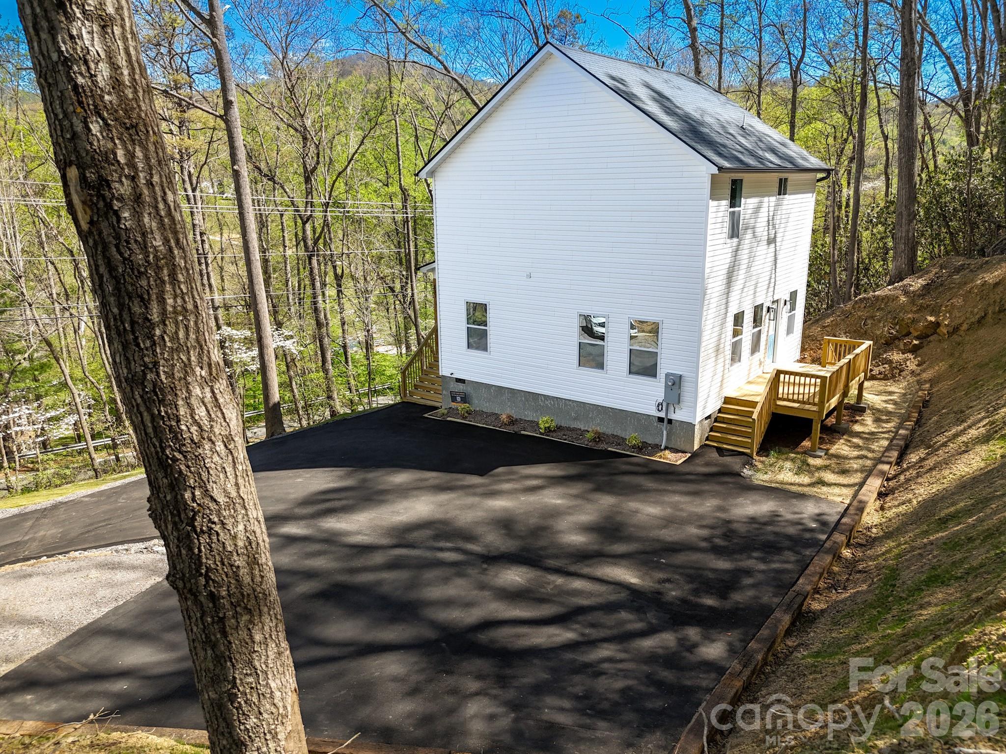 337 Garren Creek Road — Fairview
