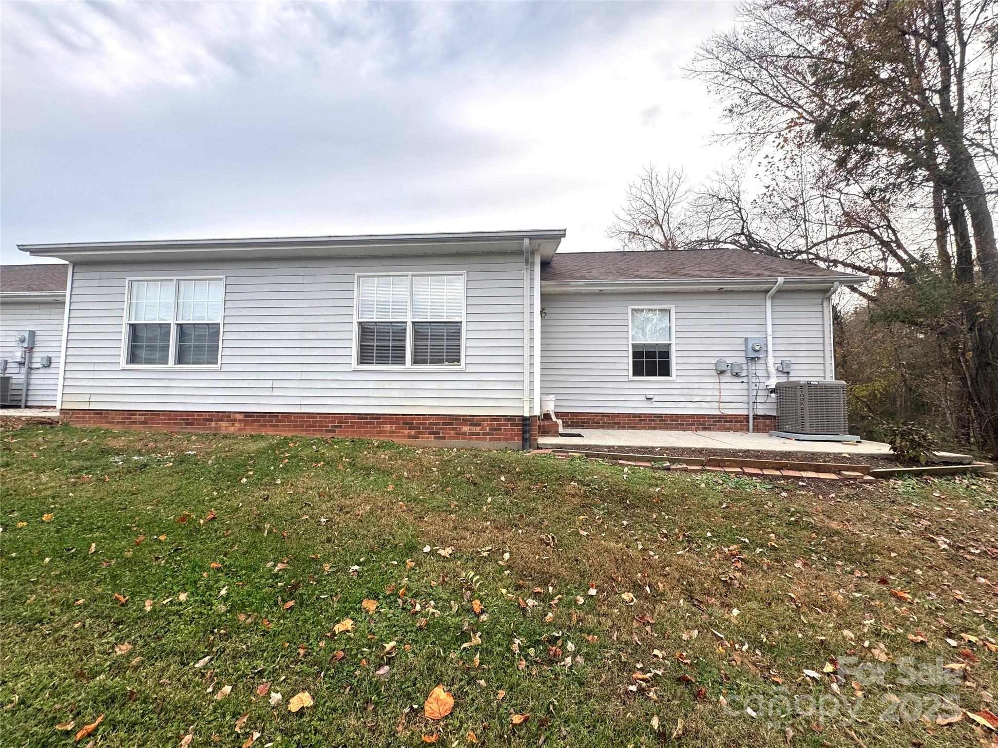 117 24th Street NW — Hickory