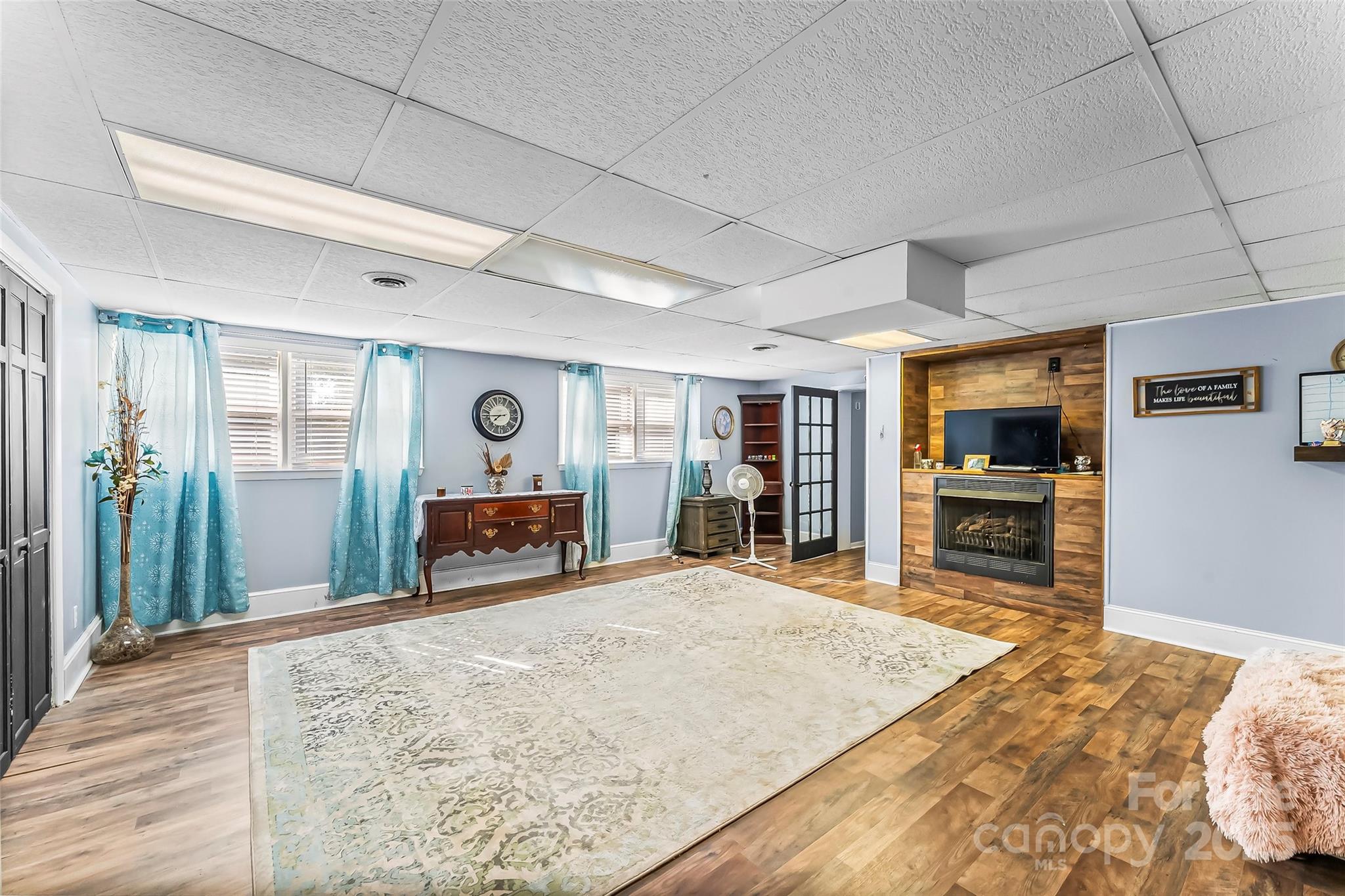 304 Parlier Avenue NE — Conover