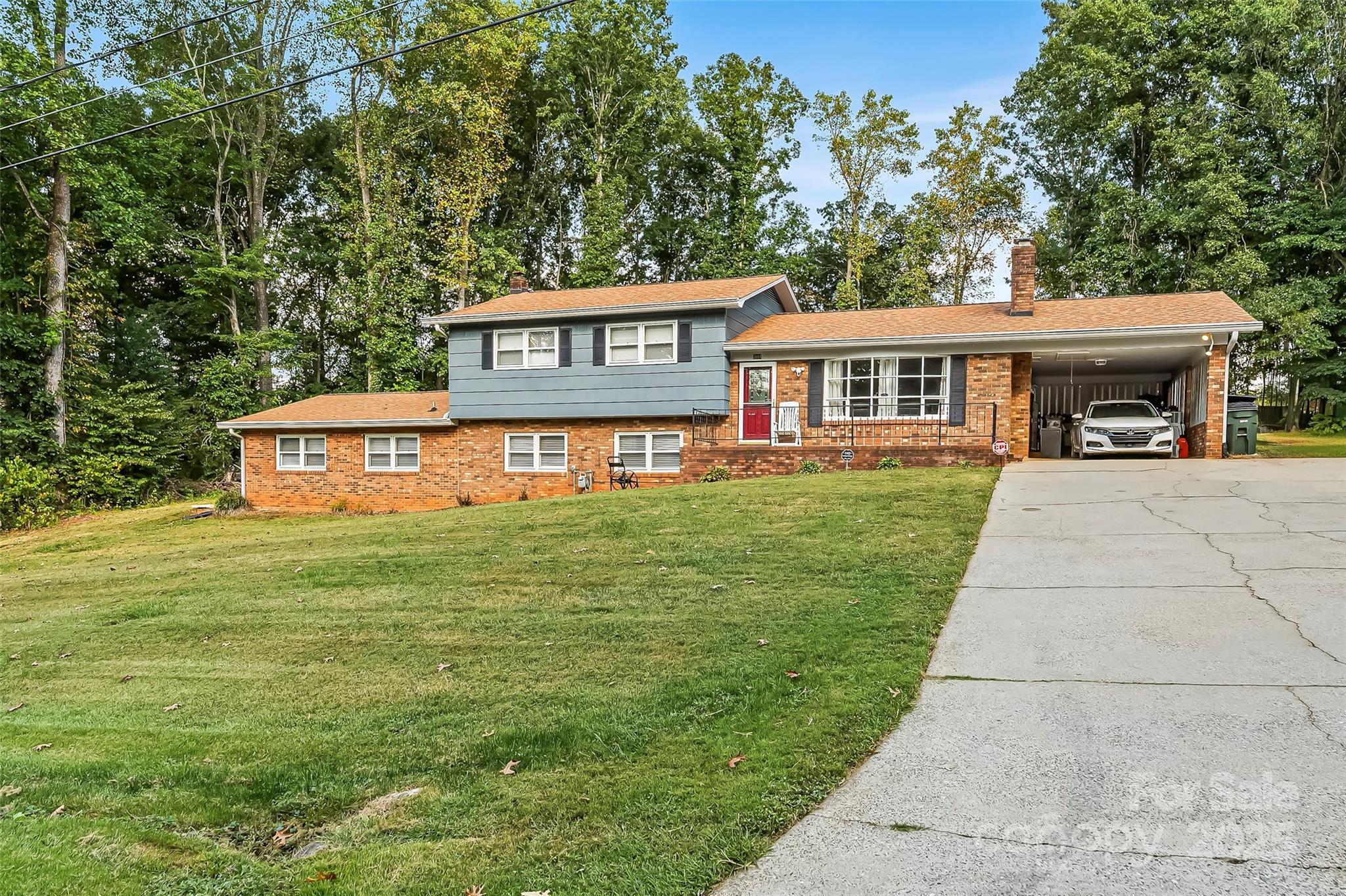 304 Parlier Avenue NE — Conover