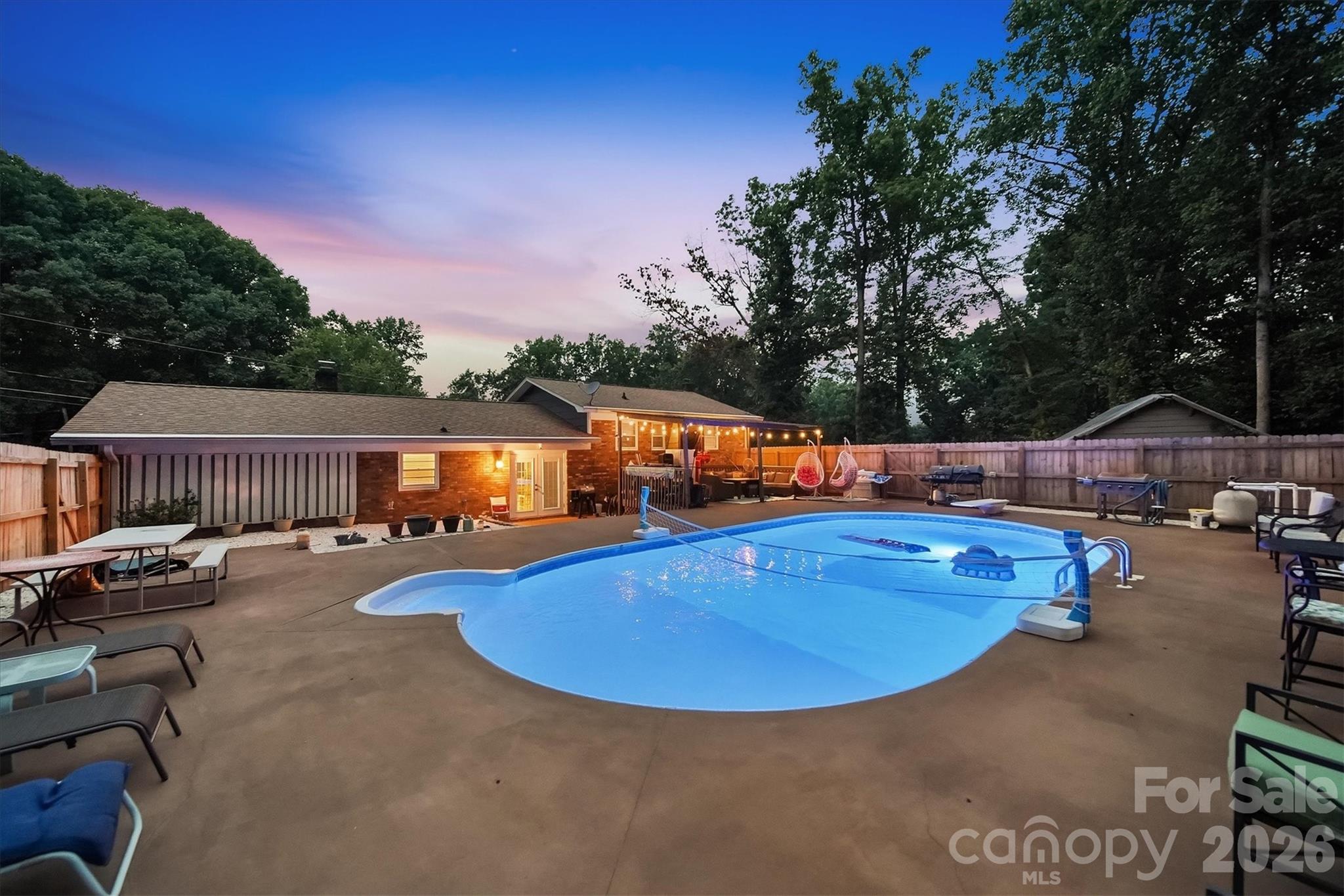 304 Parlier Avenue NE — Conover