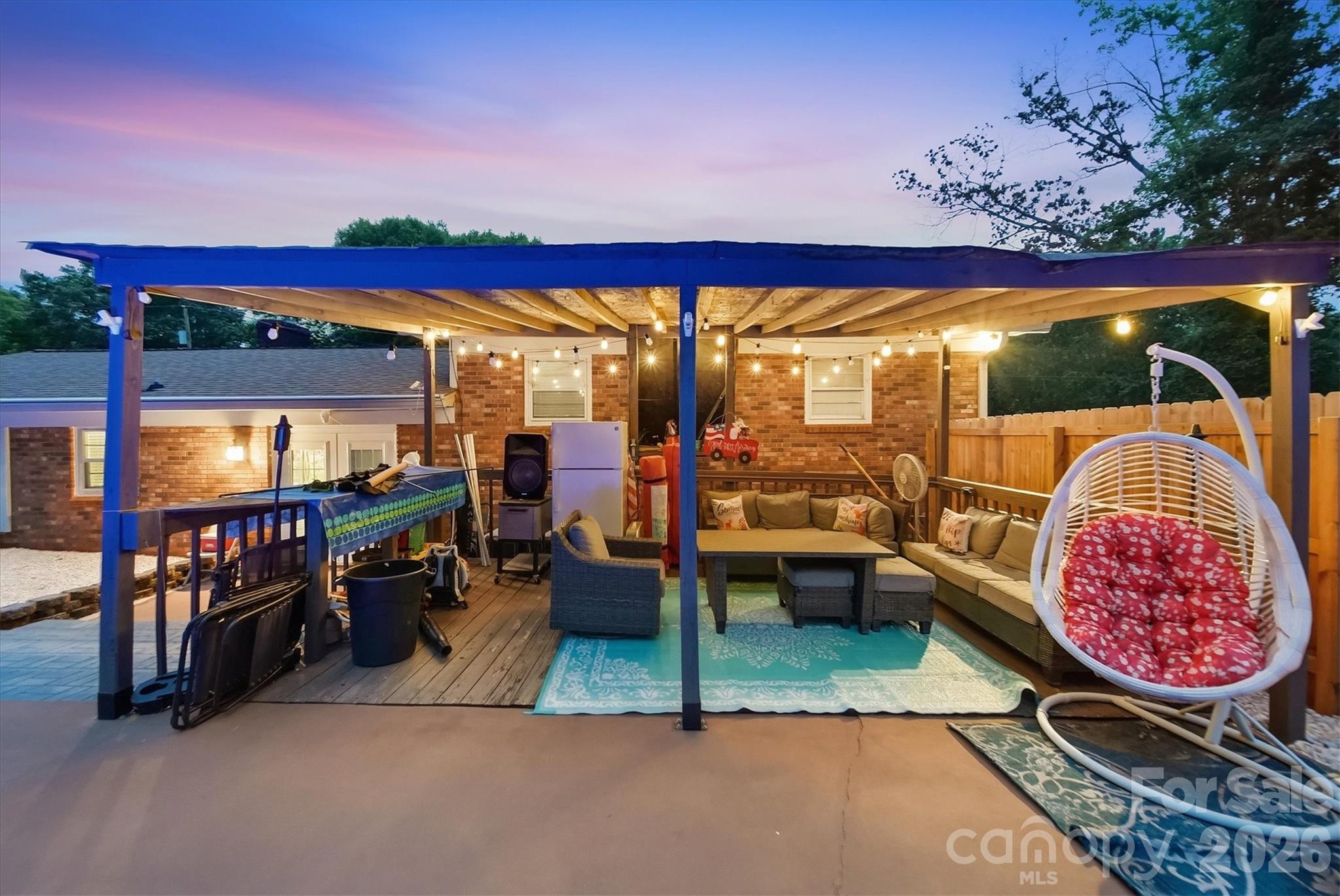 304 Parlier Avenue NE — Conover