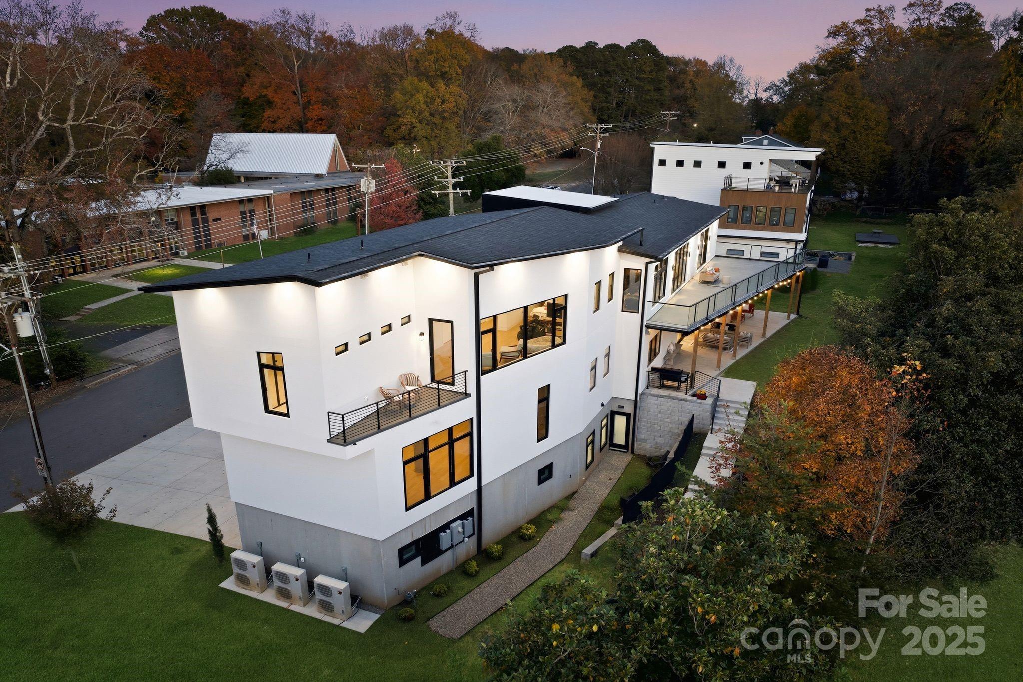 2804 Shenandoah Avenue — Charlotte