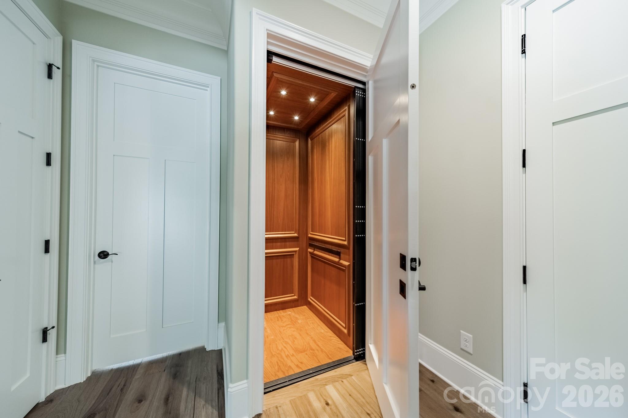 525 Winding Way #7 — Belmont