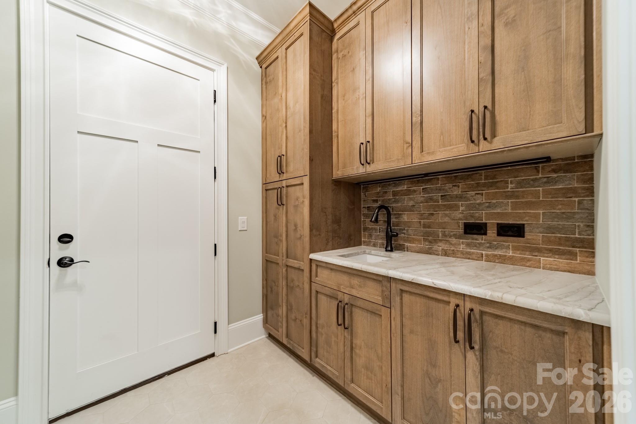 525 Winding Way #7 — Belmont