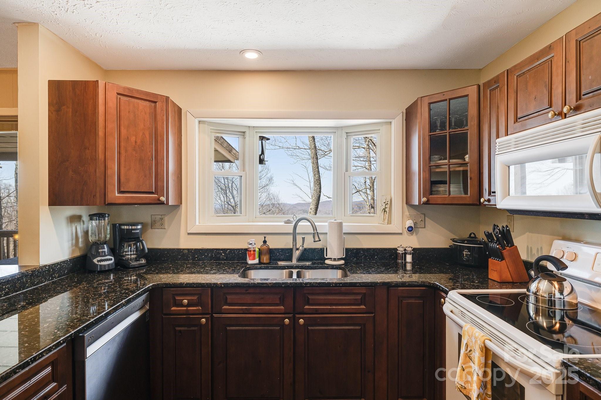 170 Lucas Lane — Mars Hill