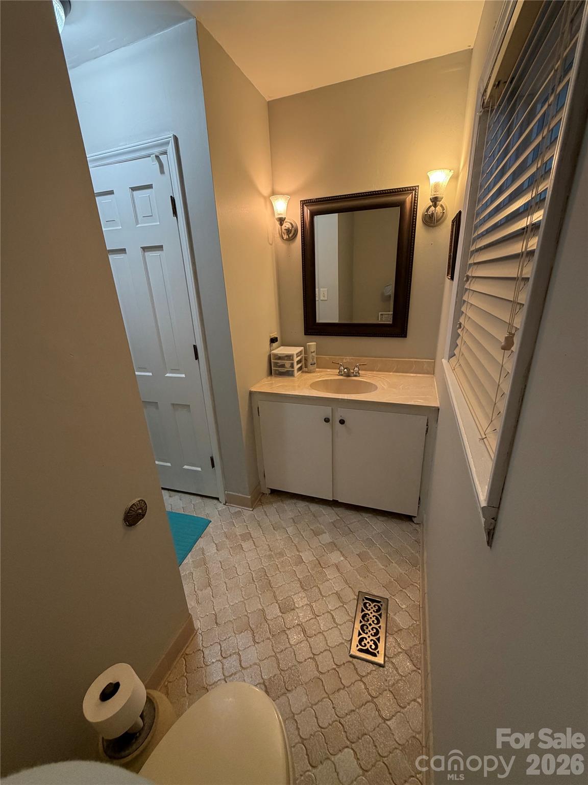 1339 Carmen Lane — Gastonia