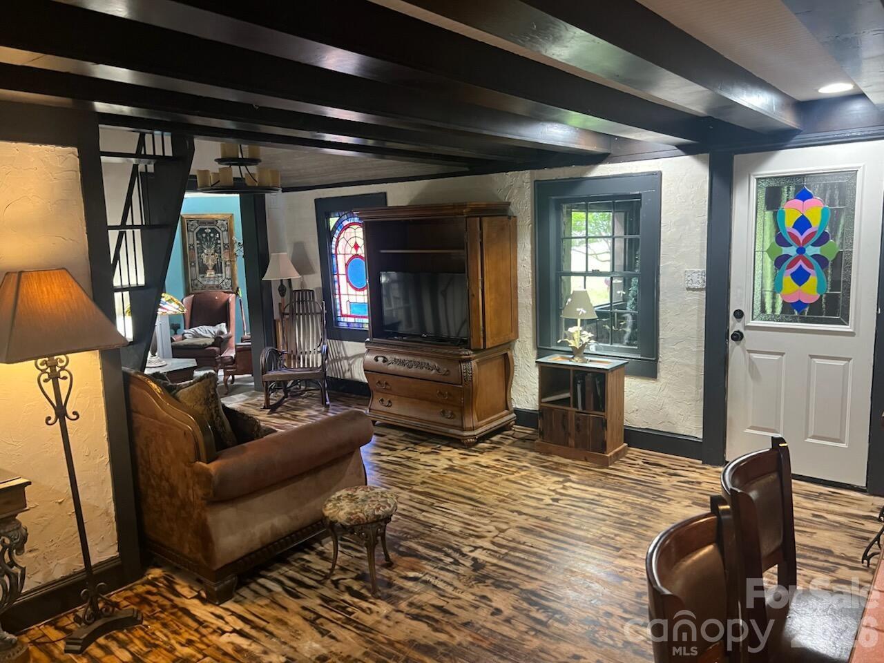 341 N Oak Street — Statesville