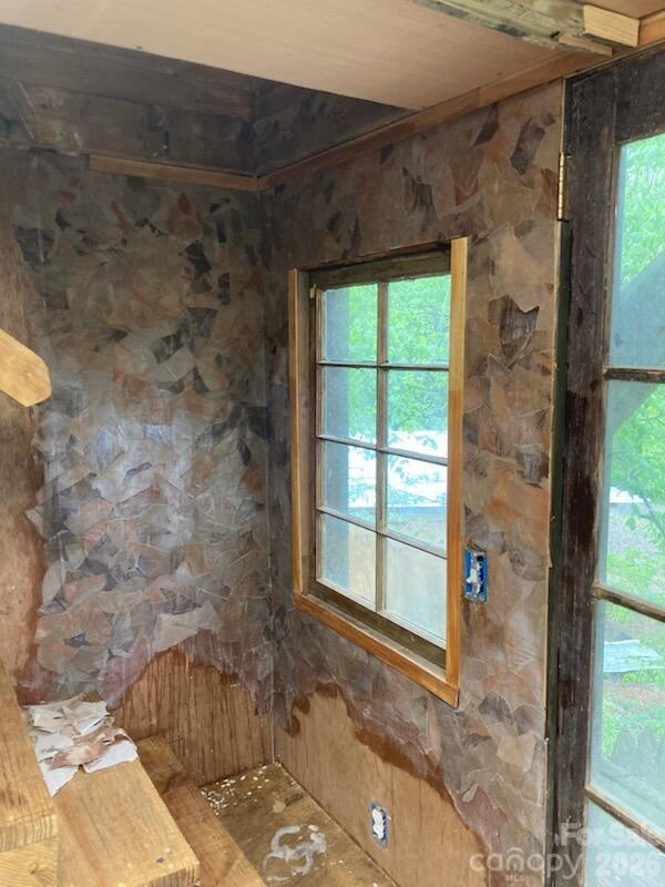 341 N Oak Street — Statesville