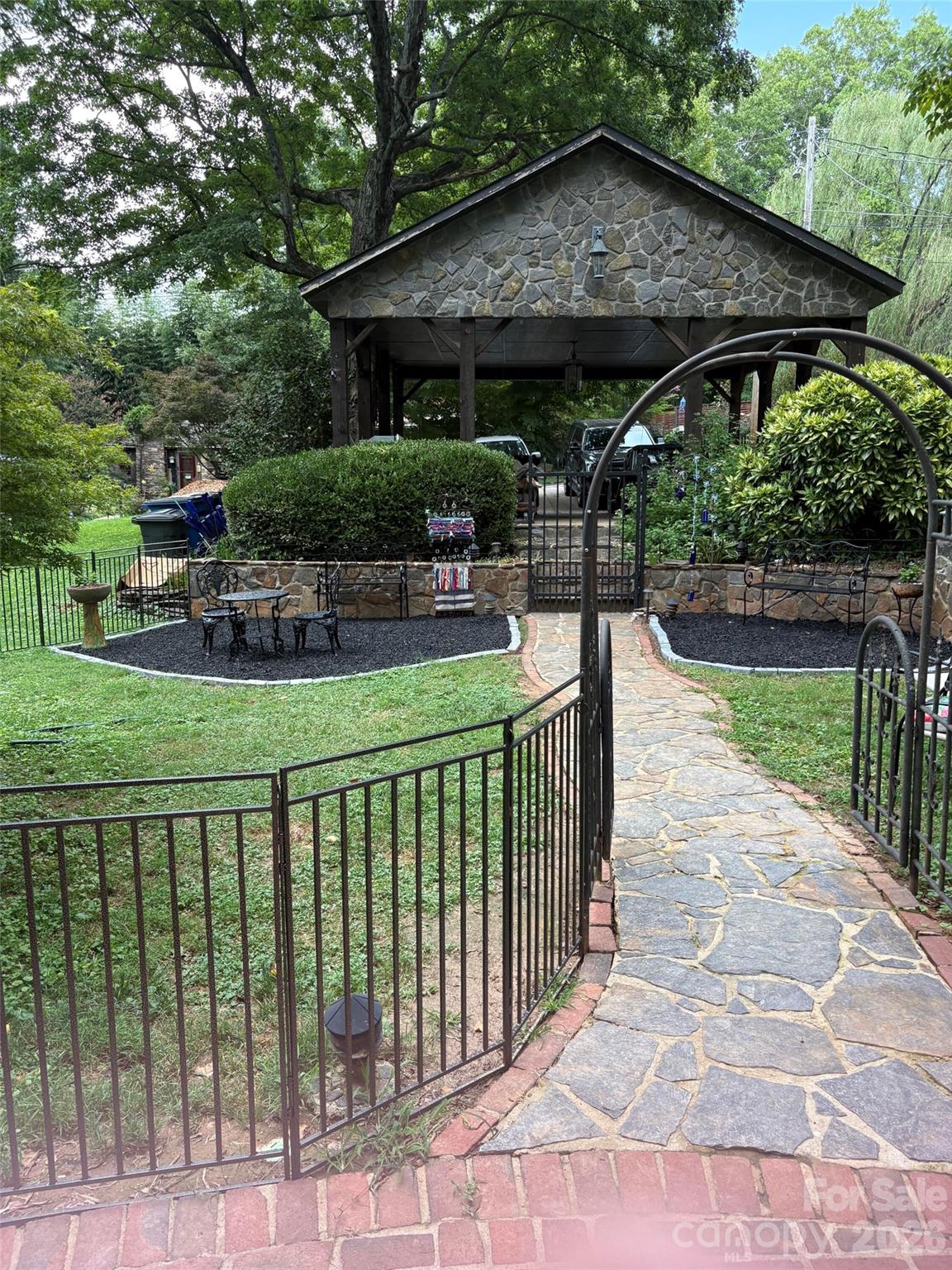 341 N Oak Street — Statesville