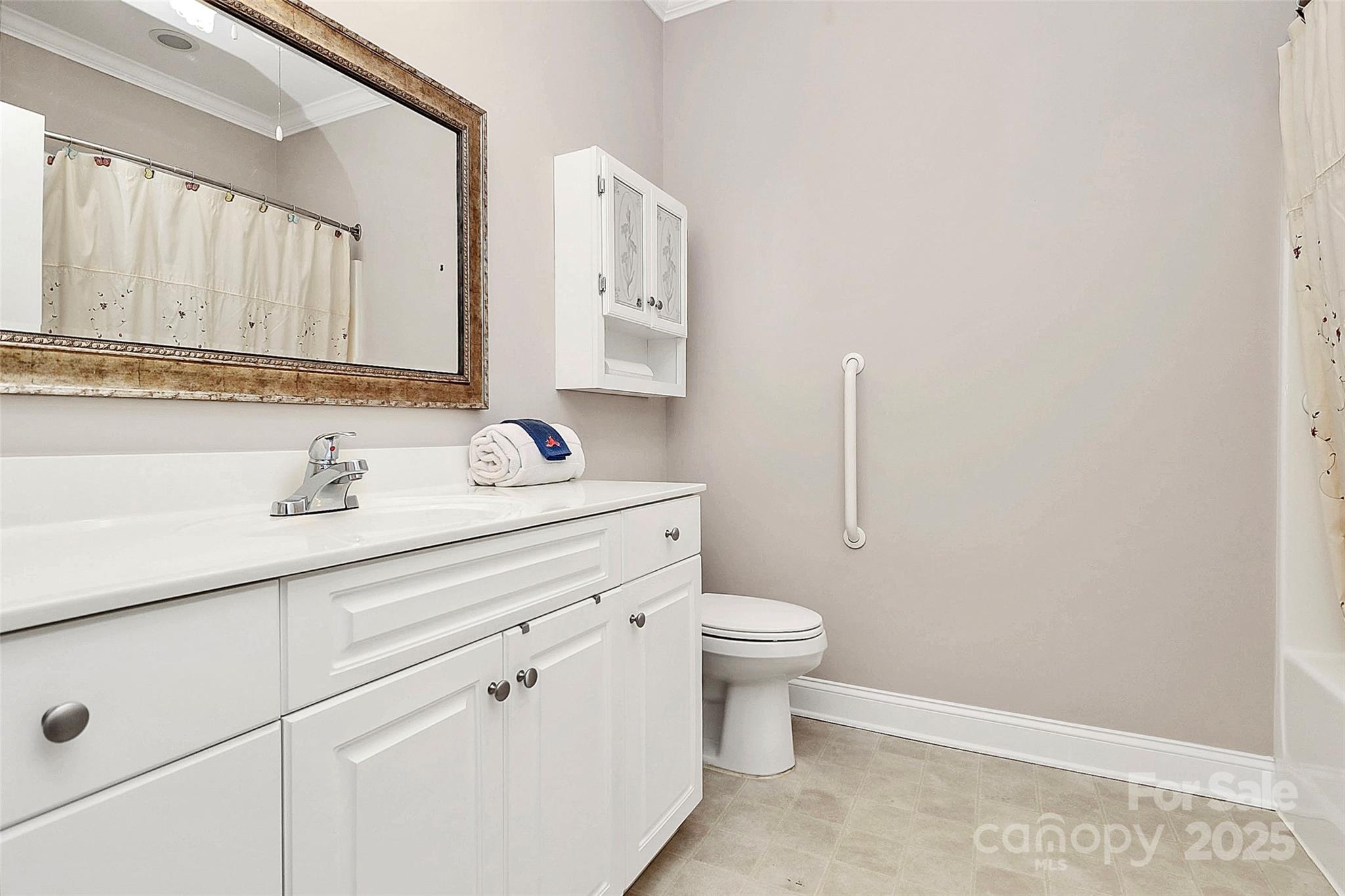 10046 Bishops Gate Boulevard — Pineville