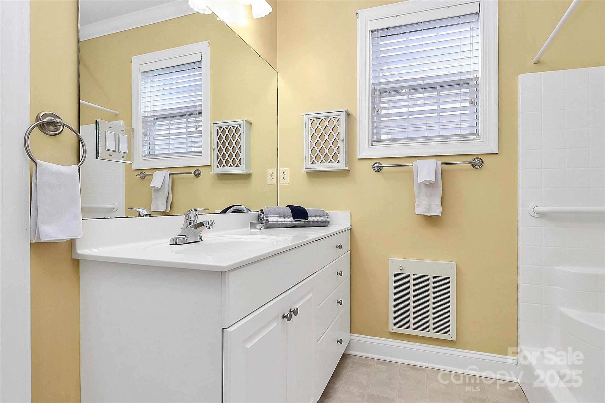 10046 Bishops Gate Boulevard — Pineville