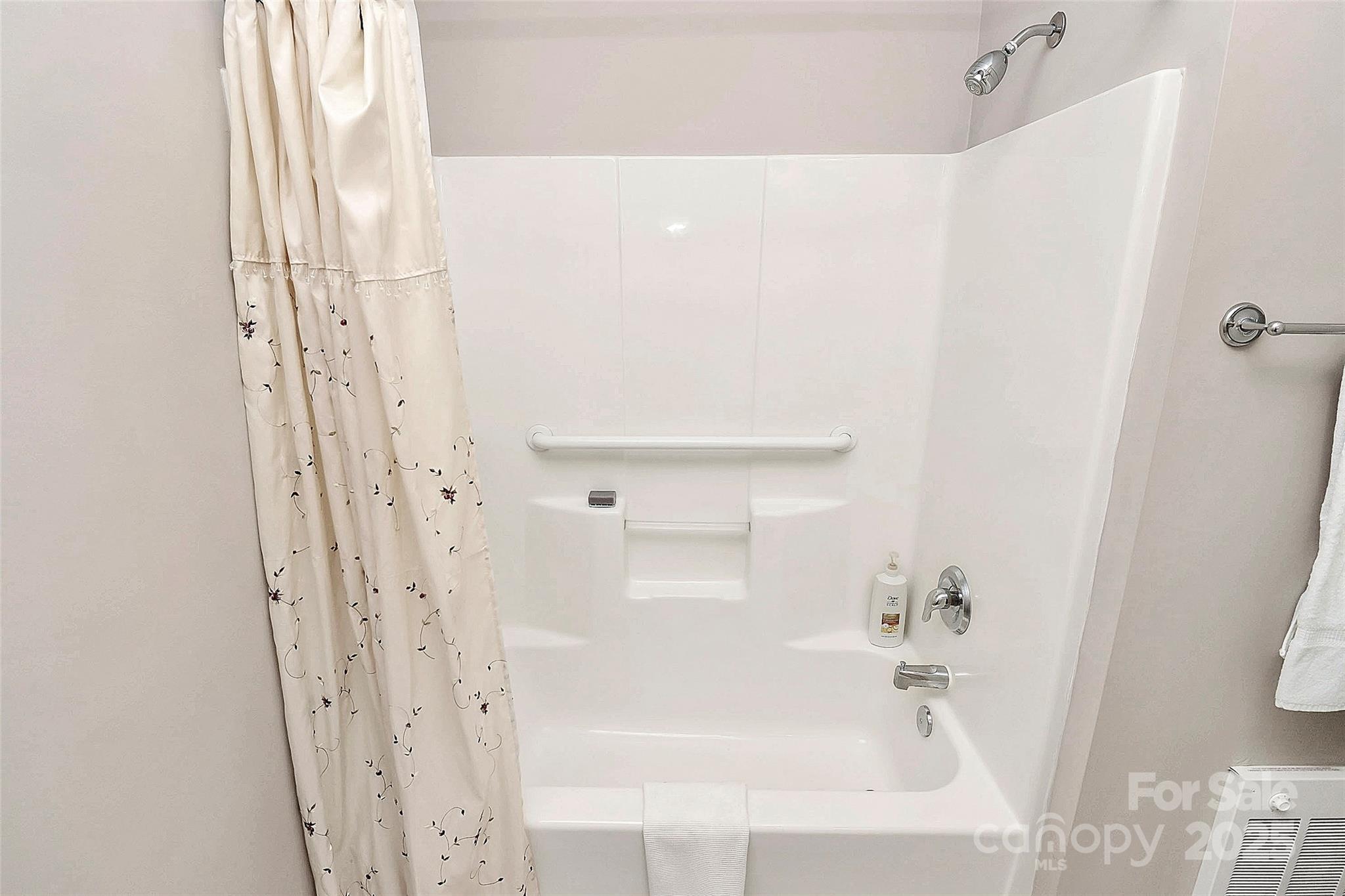 10046 Bishops Gate Boulevard — Pineville