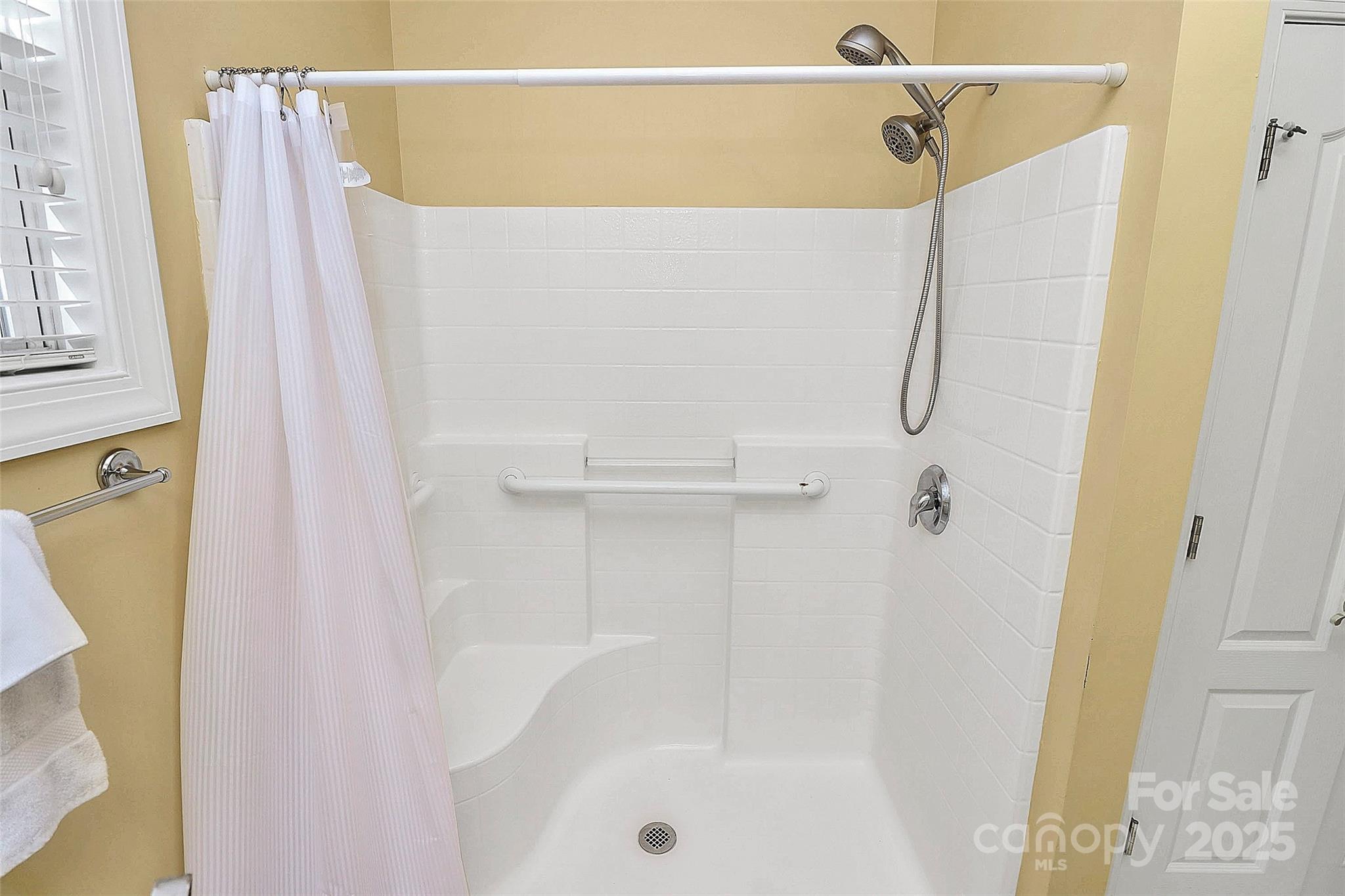 10046 Bishops Gate Boulevard — Pineville
