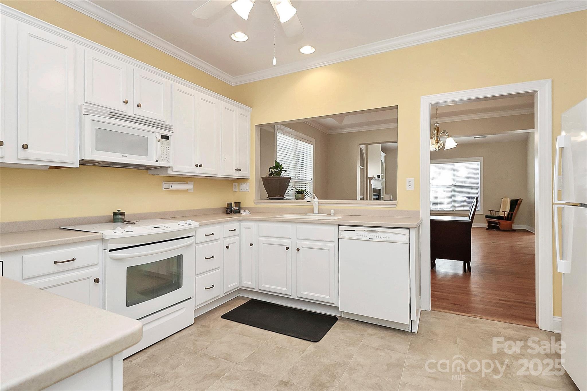 10046 Bishops Gate Boulevard — Pineville