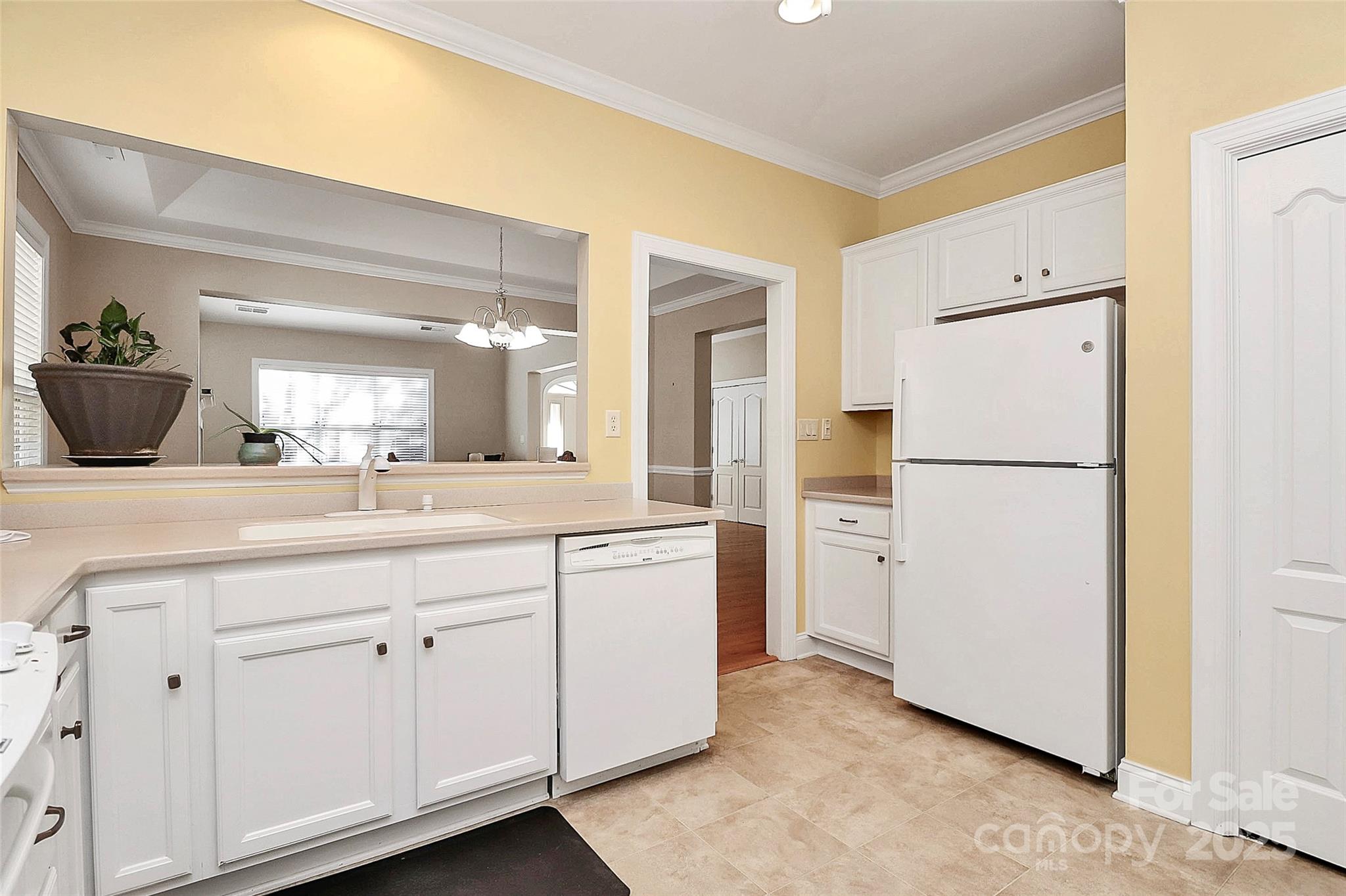 10046 Bishops Gate Boulevard — Pineville