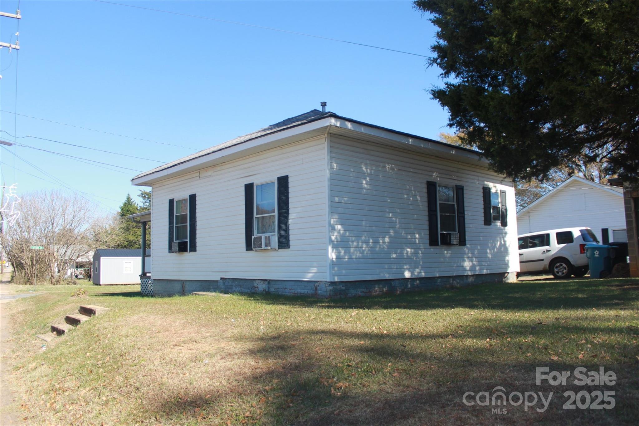 112 Eastside Drive — Forest City