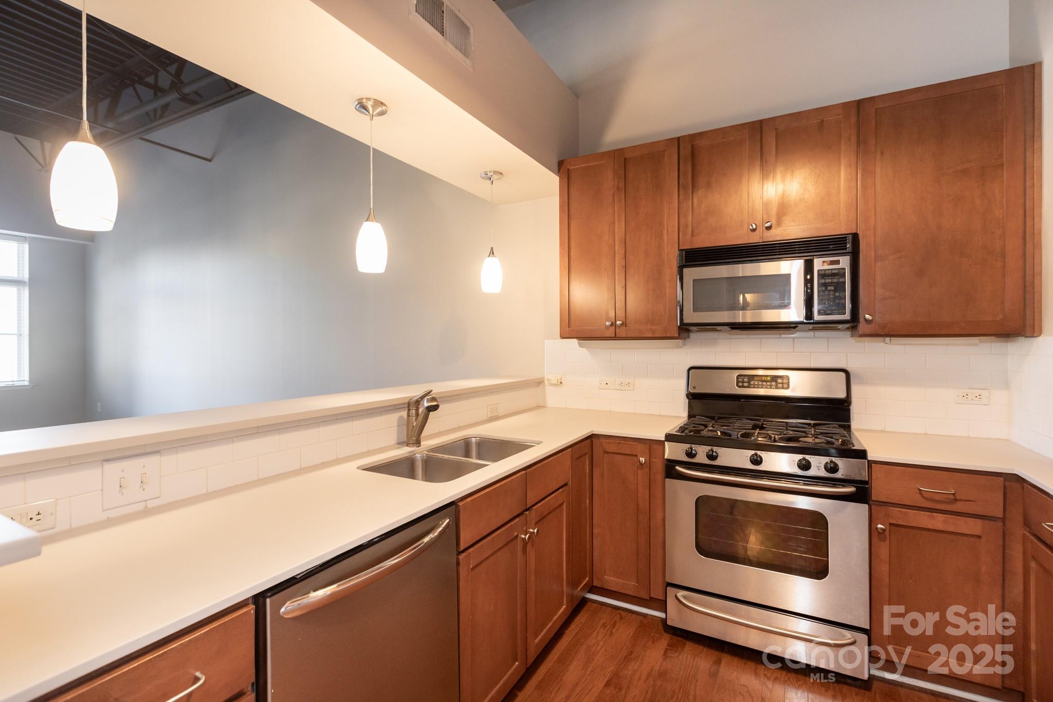 3920 Sharon Road — Charlotte