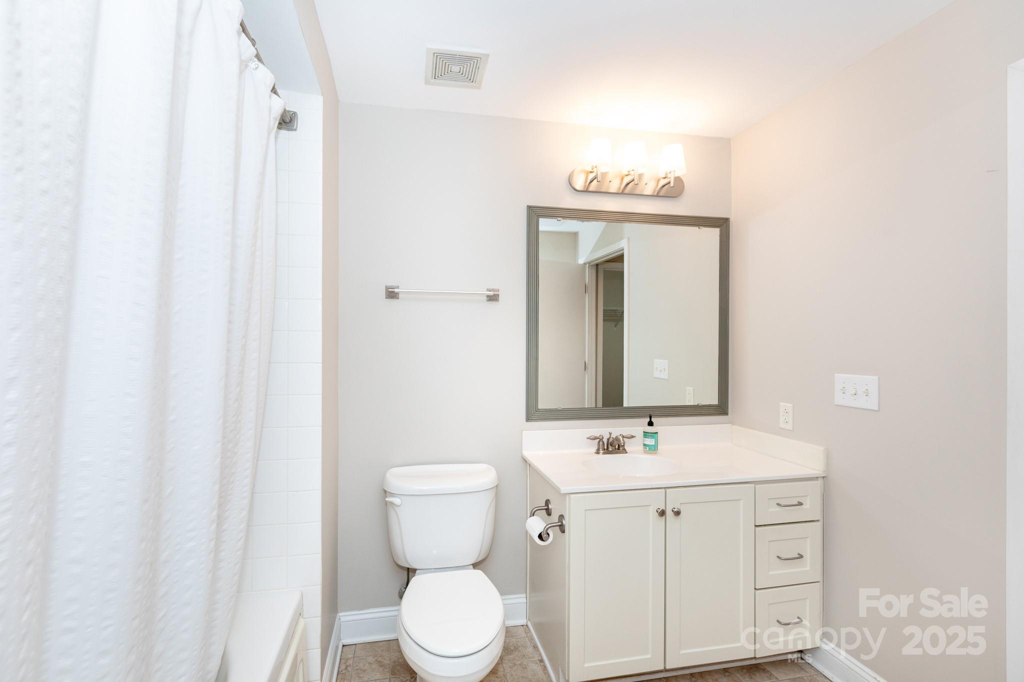 3920 Sharon Road — Charlotte