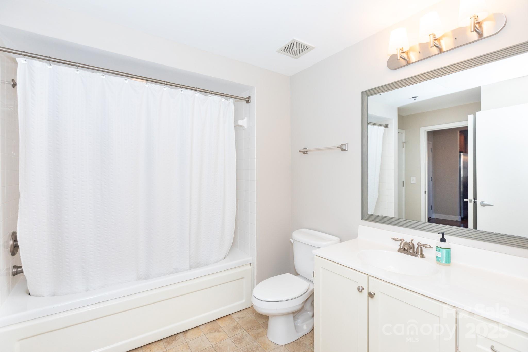 3920 Sharon Road — Charlotte
