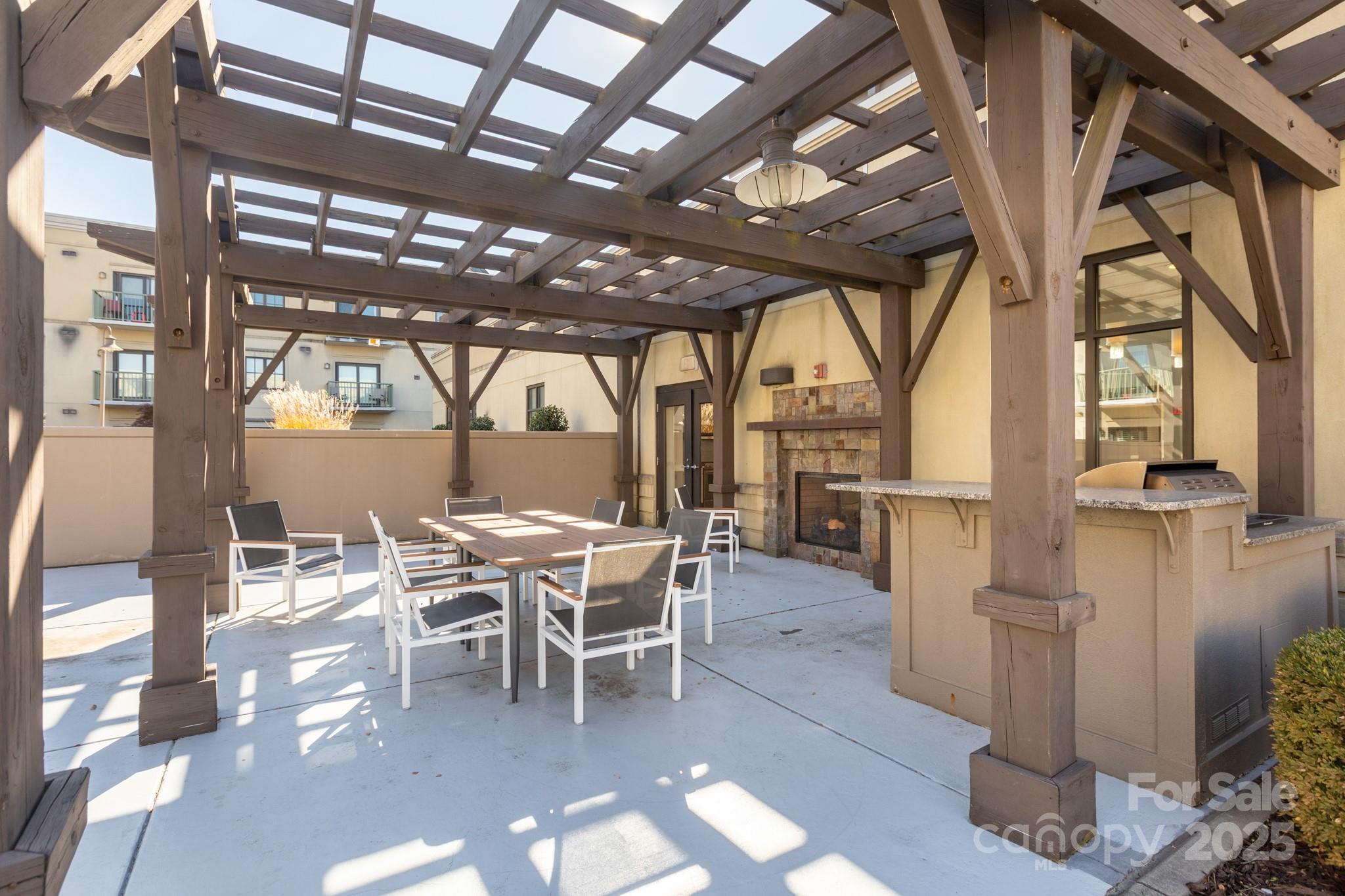 3920 Sharon Road — Charlotte