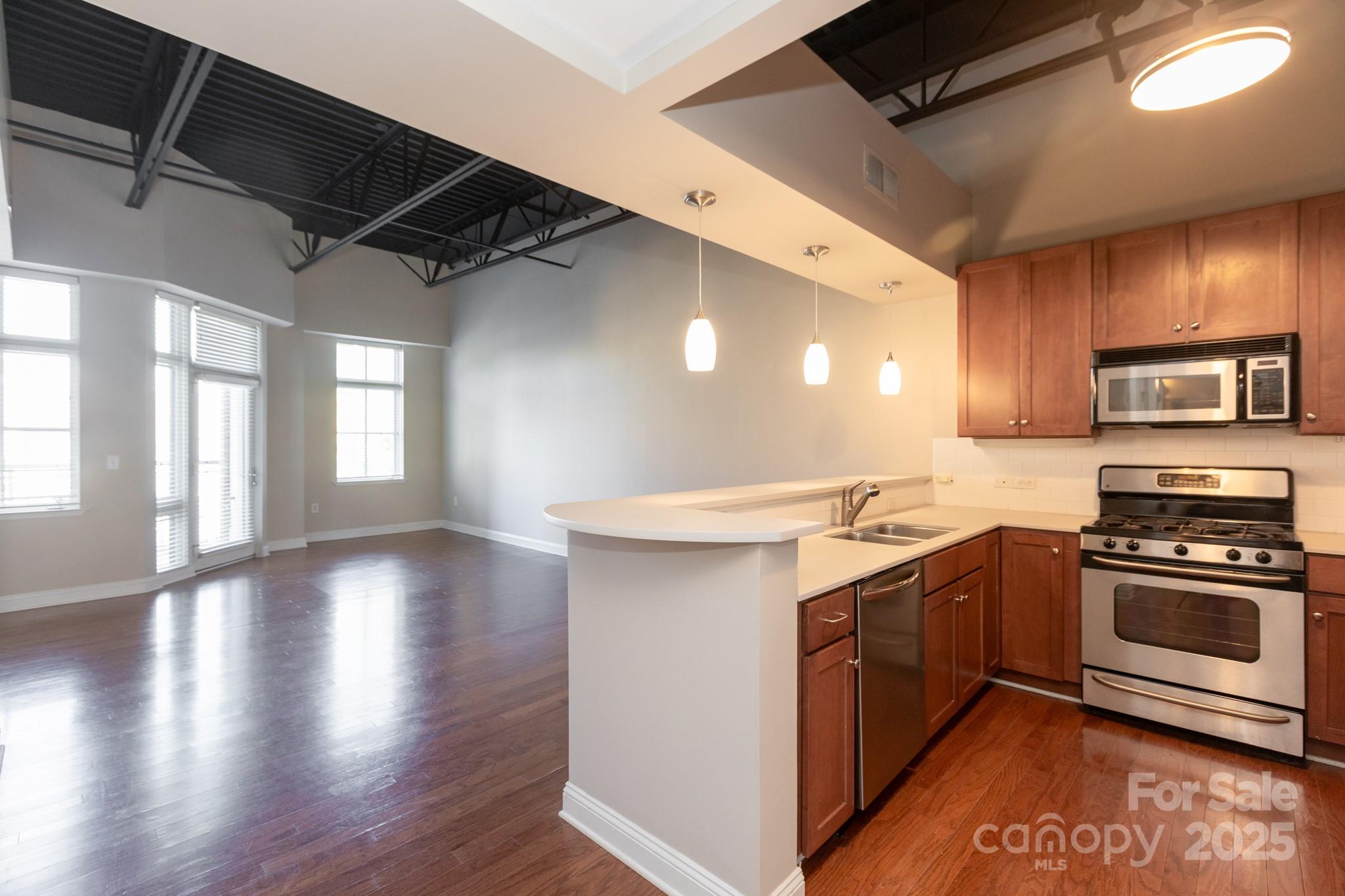 3920 Sharon Road — Charlotte