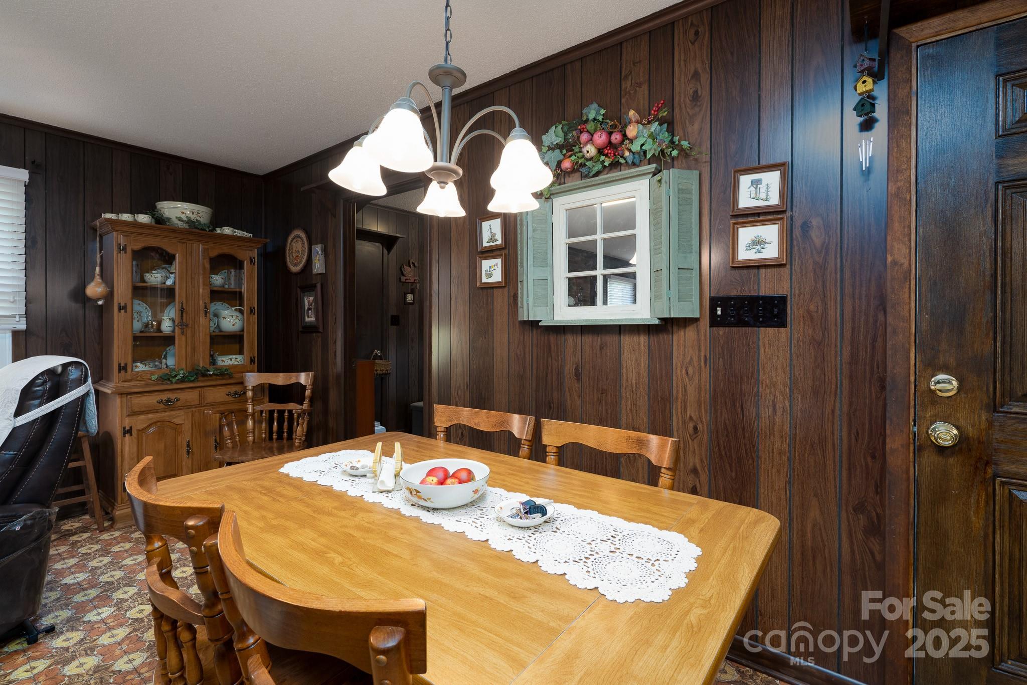 257 Rocky River Road — Mooresville