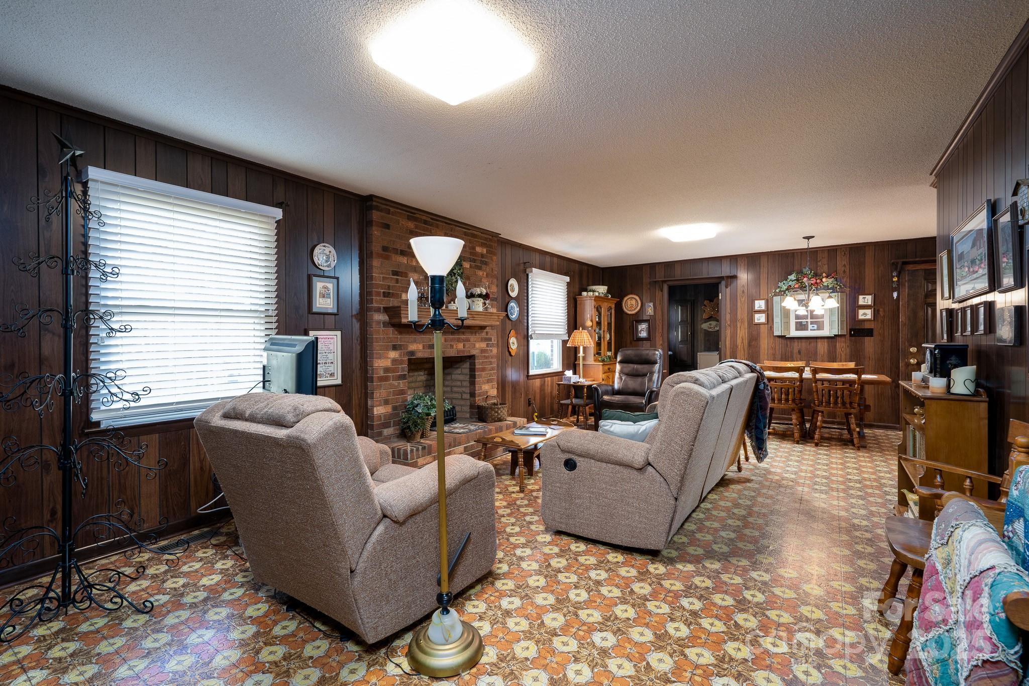 257 Rocky River Road — Mooresville