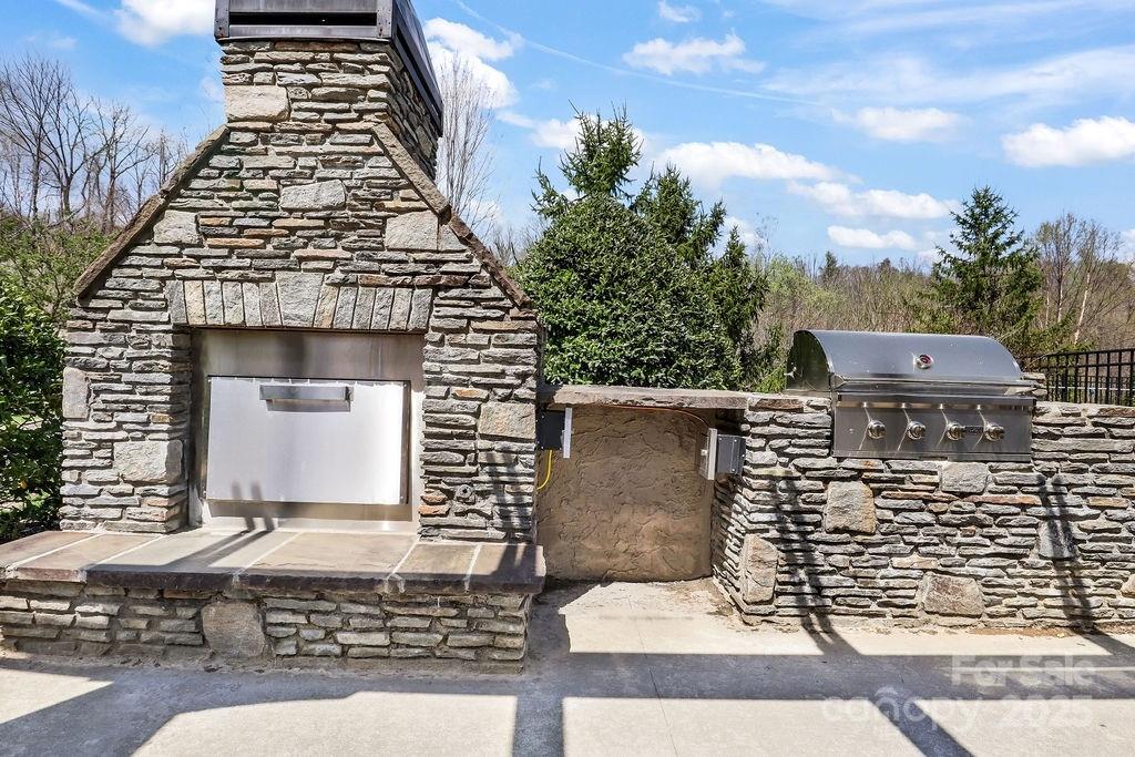 95 Creekside View Drive — Asheville