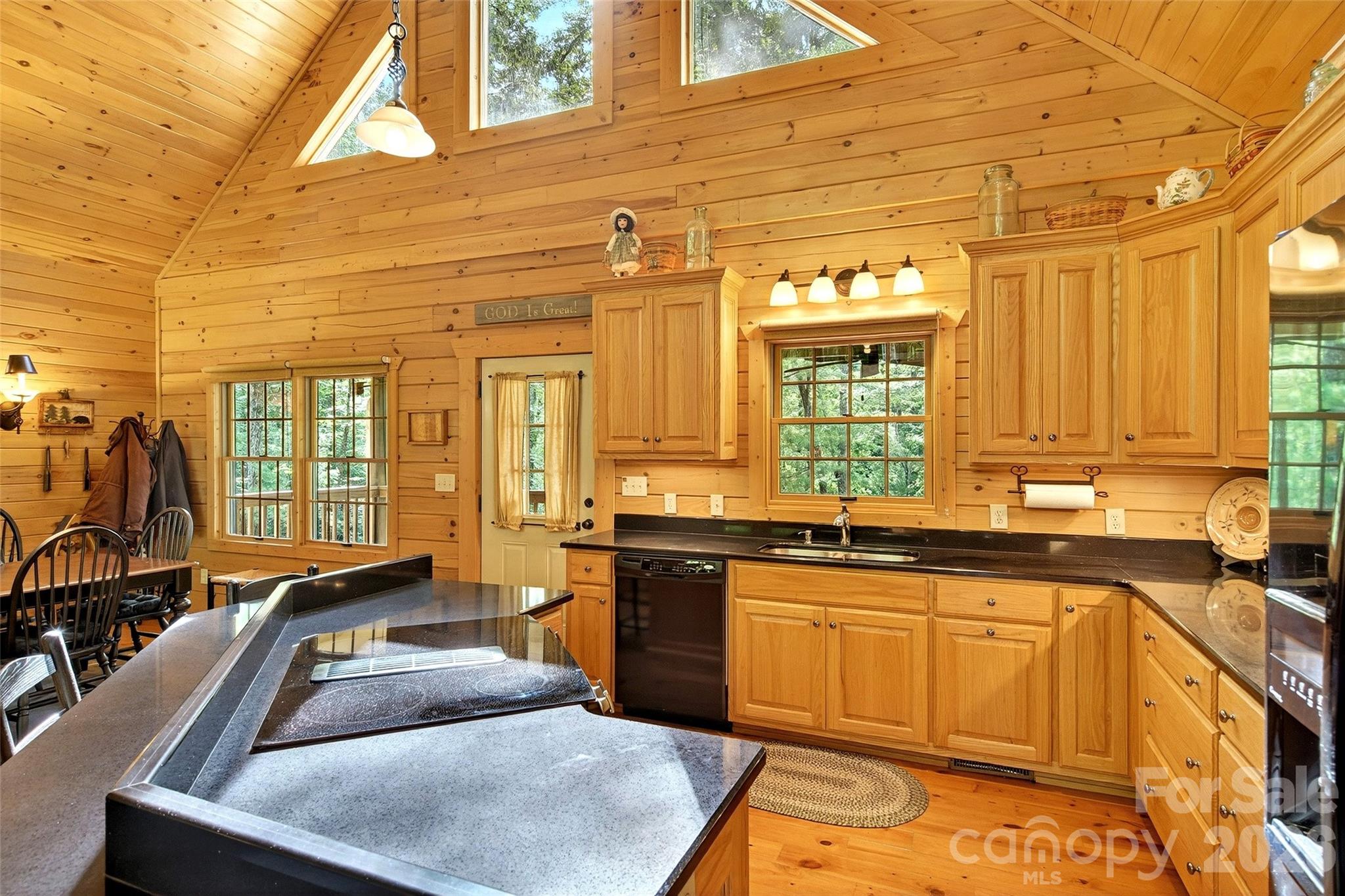 240 Ravenswood Drive — Marion