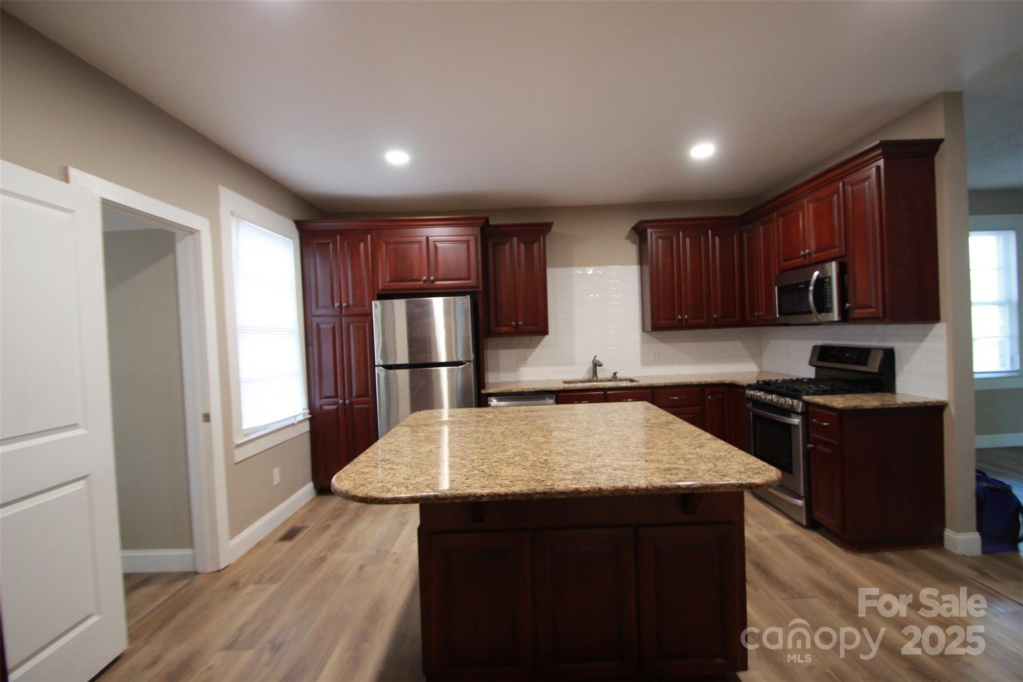 206 Frances Street — Clover