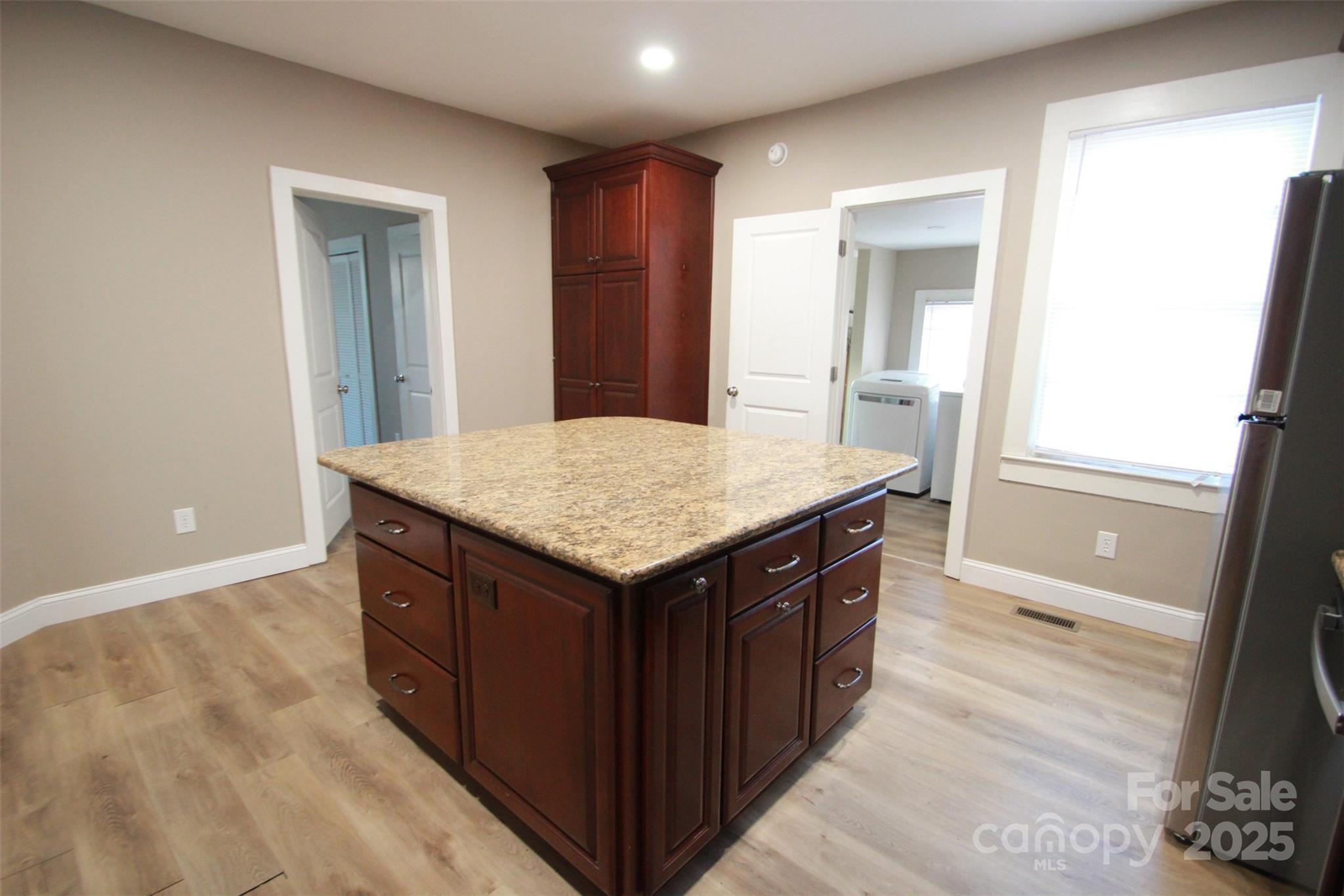 206 Frances Street — Clover