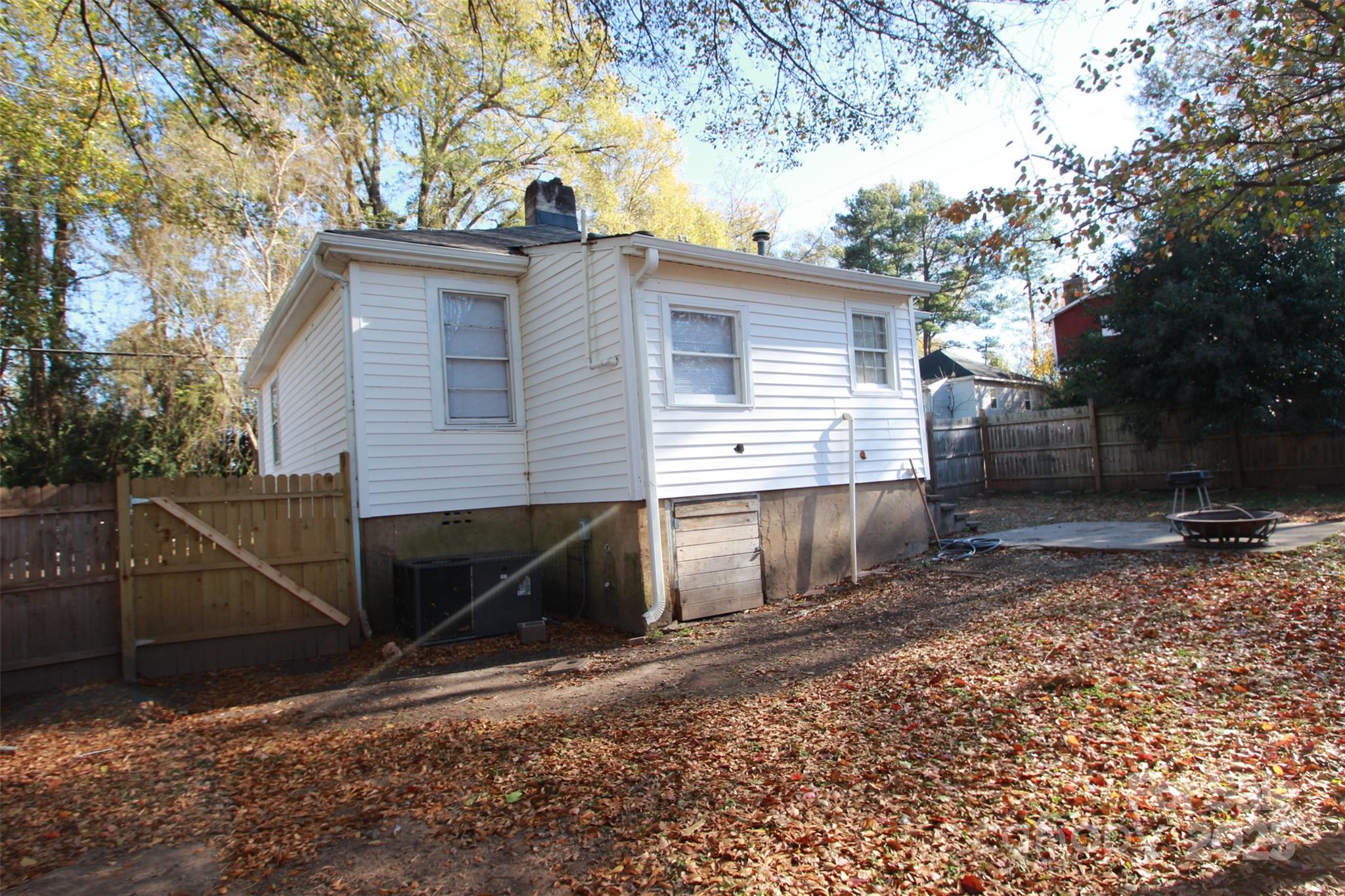 206 Frances Street — Clover