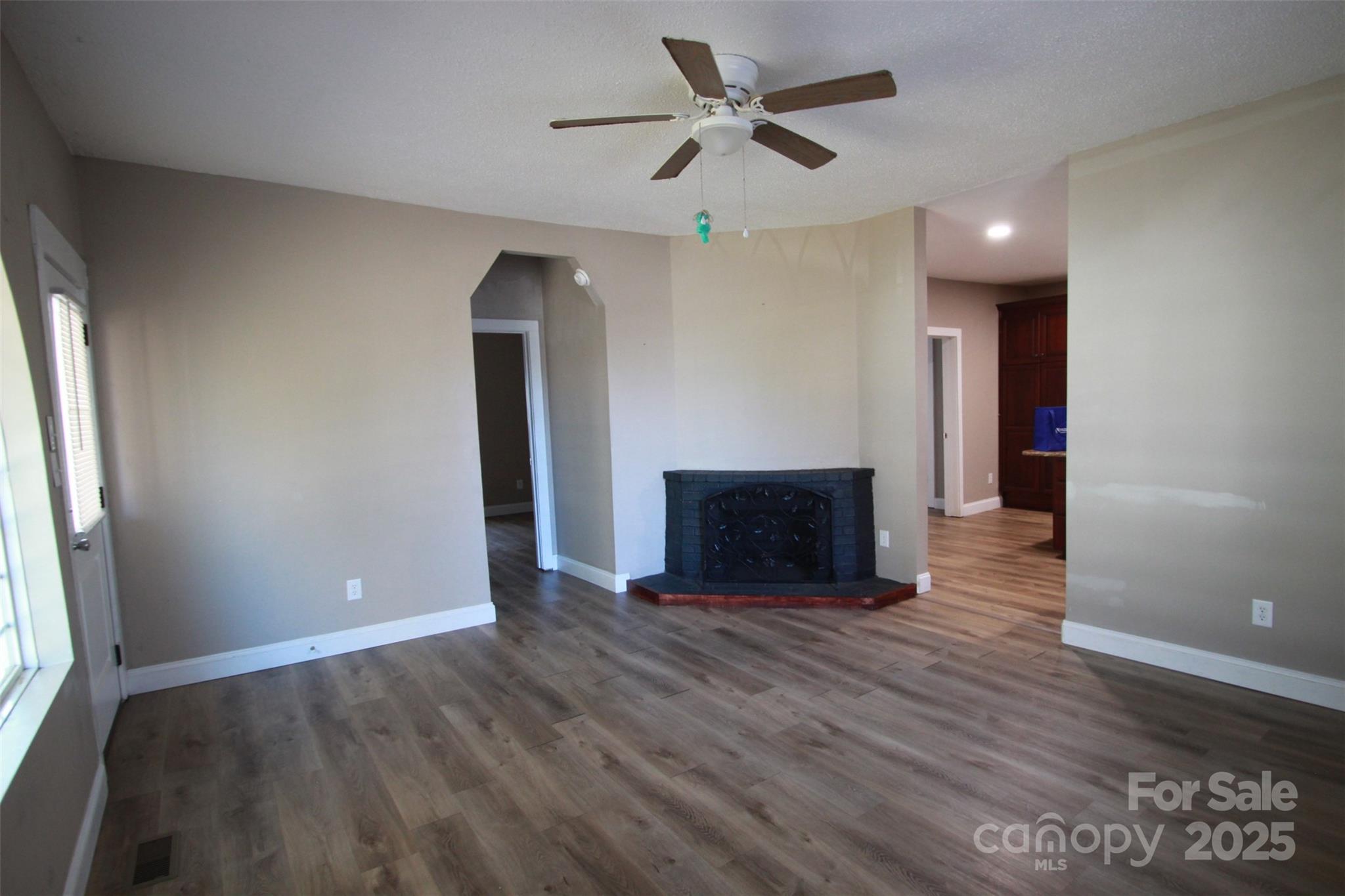 206 Frances Street — Clover