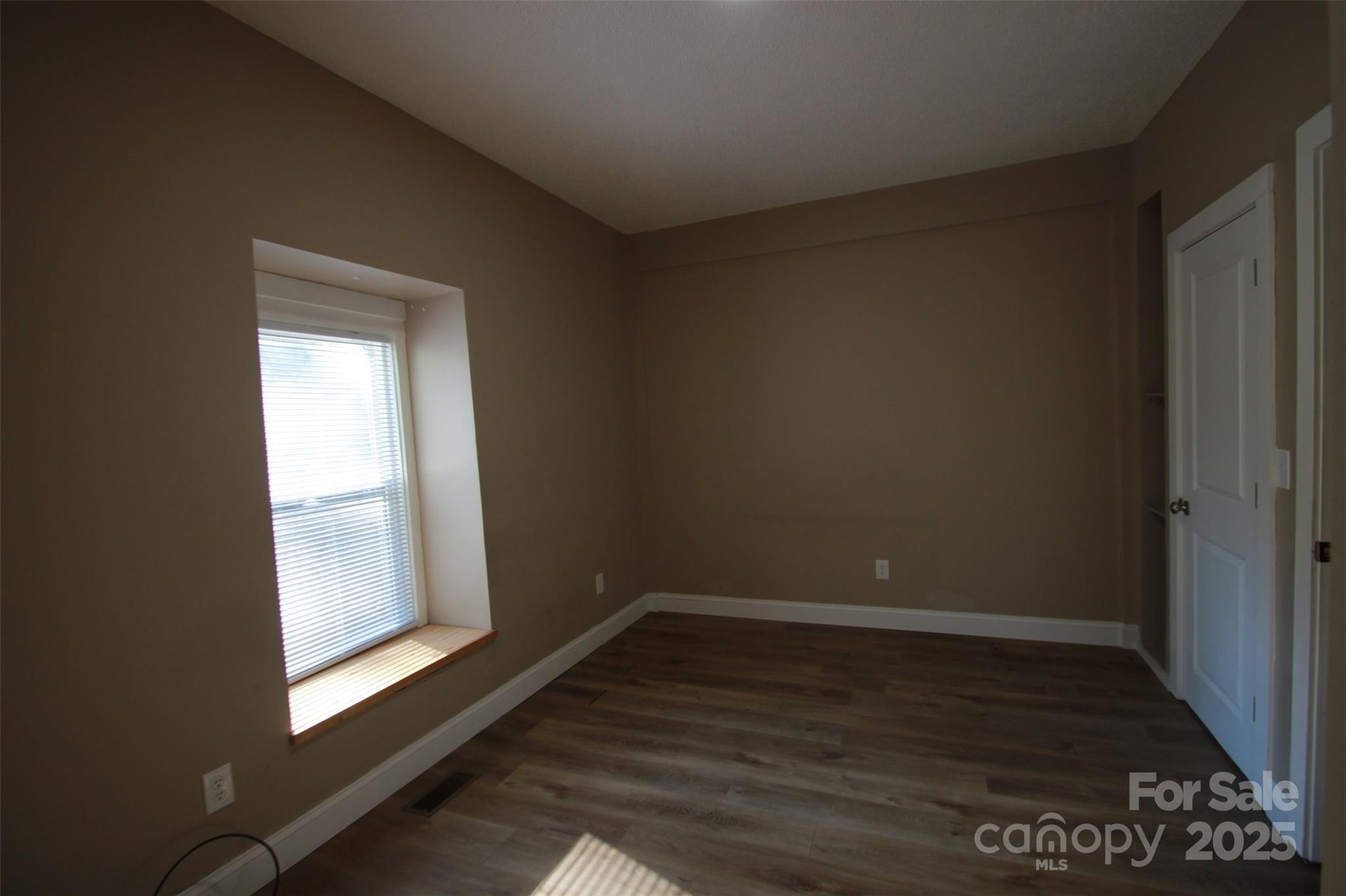 206 Frances Street — Clover