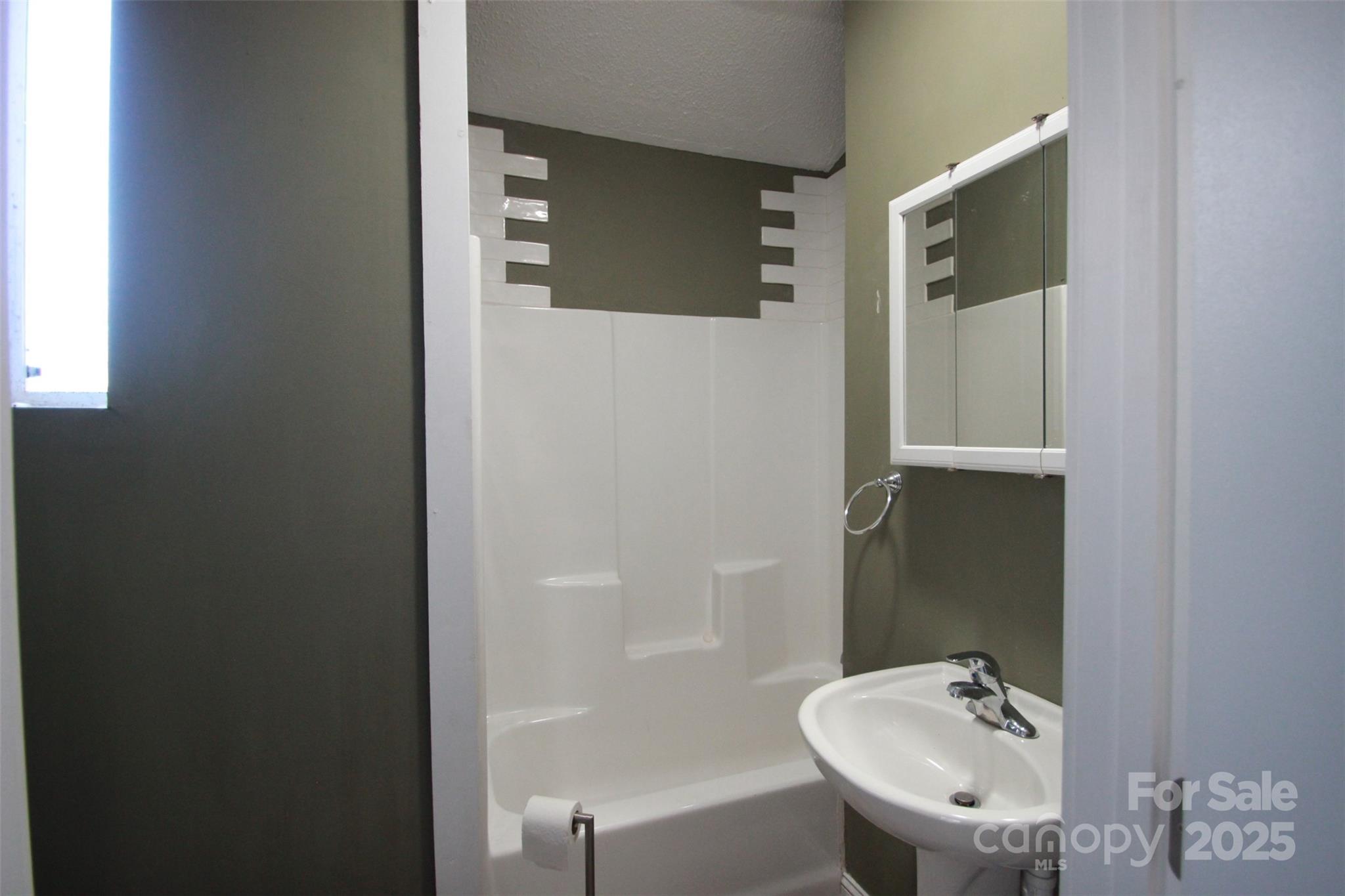 206 Frances Street — Clover