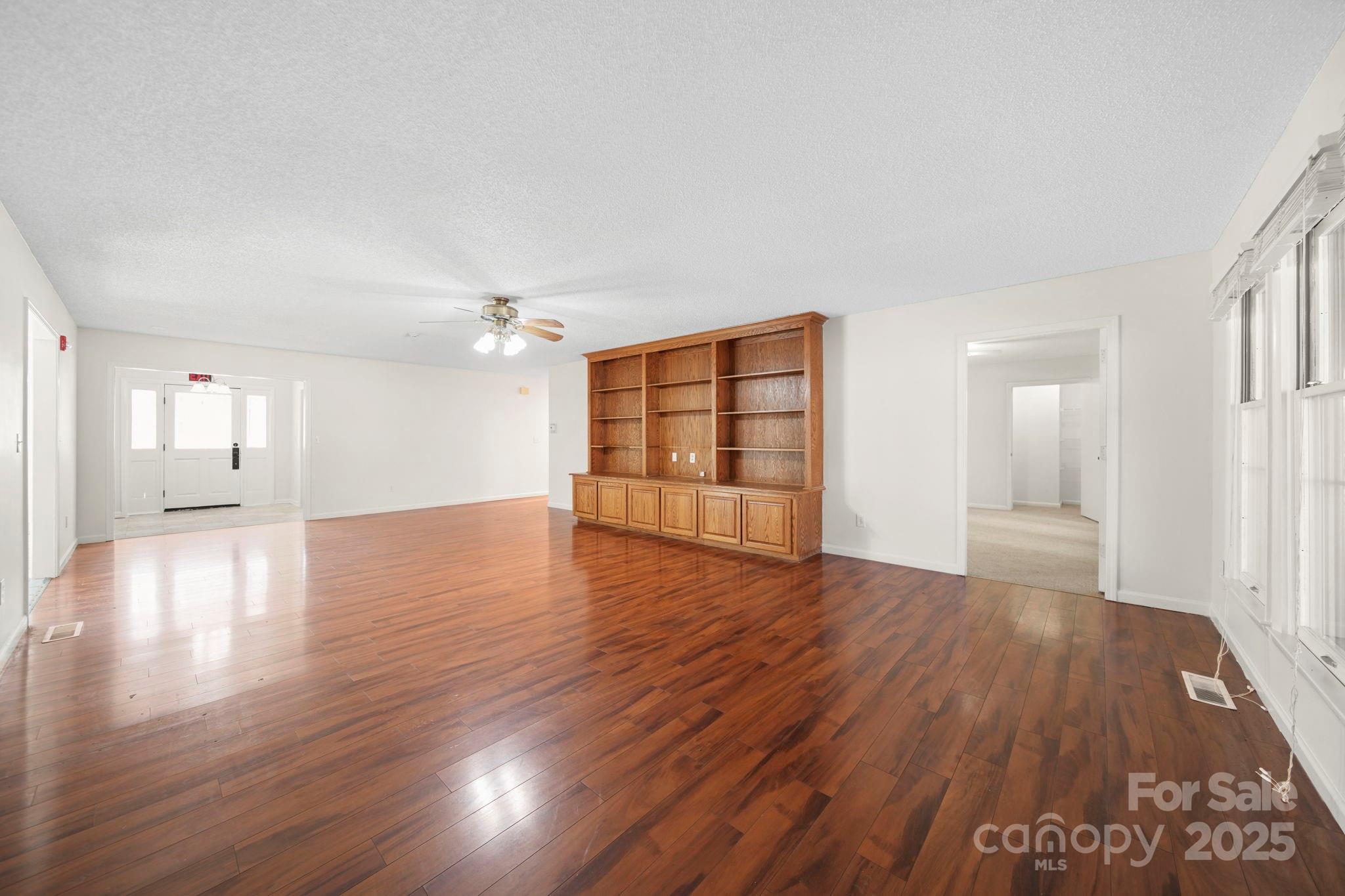 1015 Elizabeth Drive — Dallas
