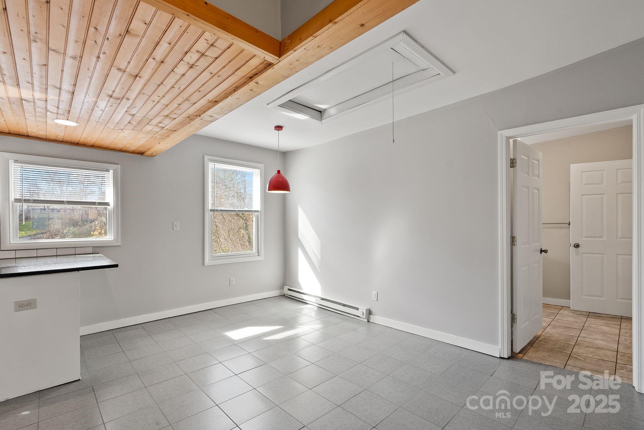 2 Worley Place — Asheville
