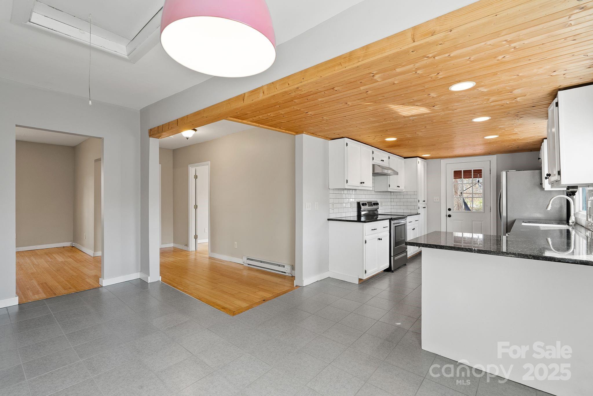 2 Worley Place — Asheville
